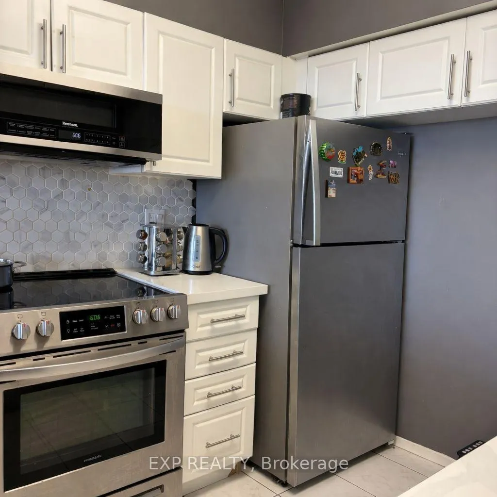 Photo 2 of Unit 2009, 236 Albion Road, Etobicoke, Elms-Old Rexdale — HOMEH