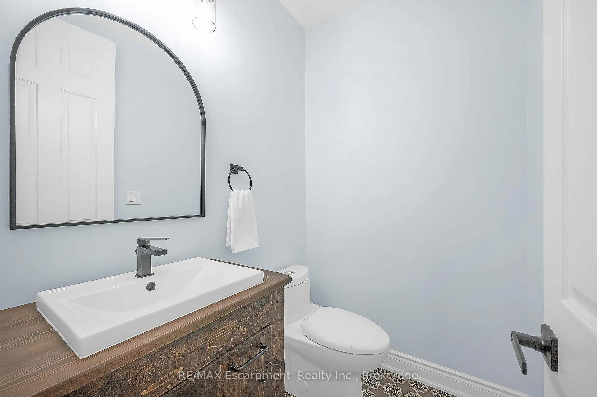 Photo 15 of 23 Howard Marshall Street, North Dumfries — HOMEH