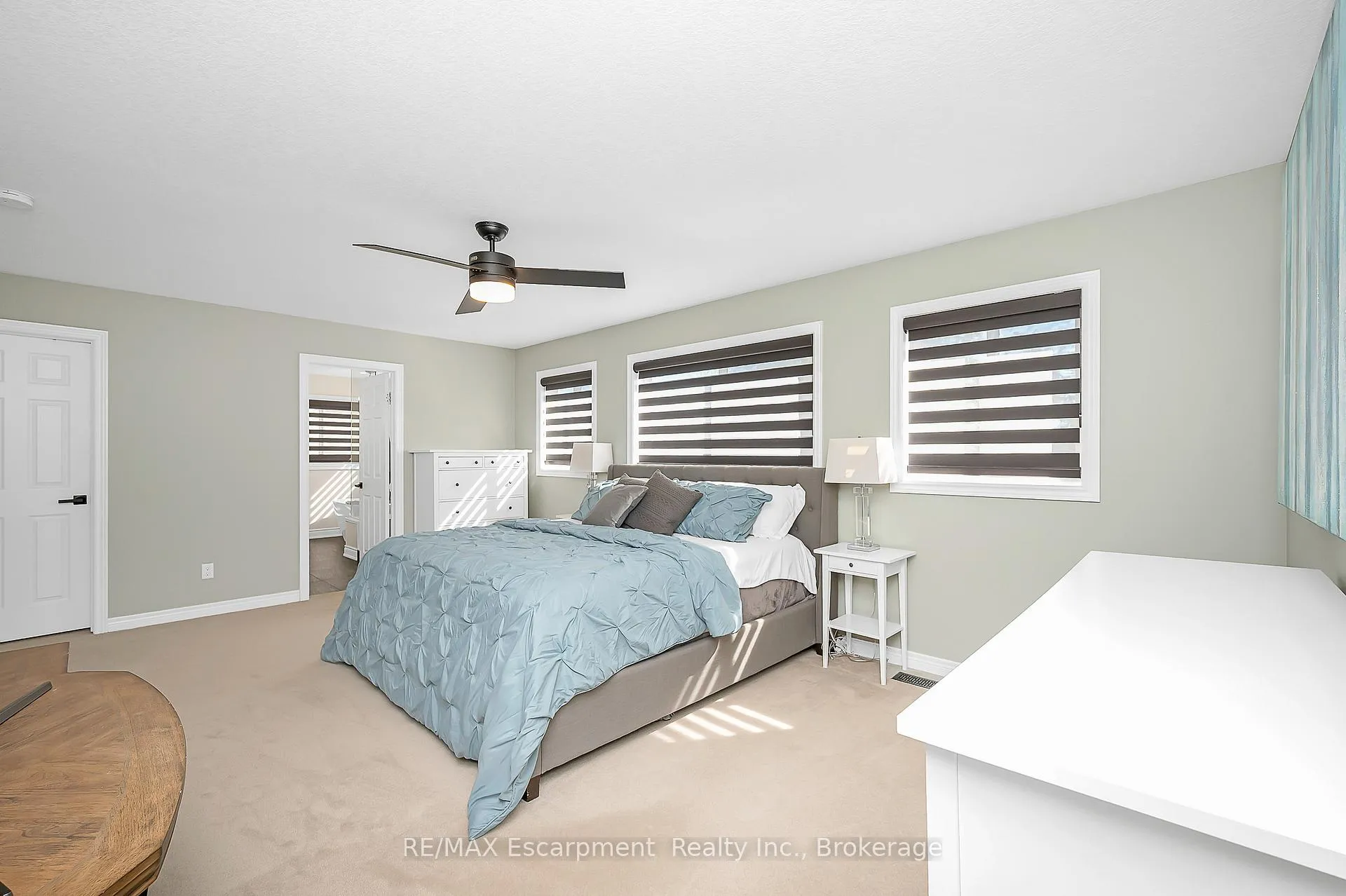 Photo 17 of 23 Howard Marshall Street, North Dumfries — HOMEH