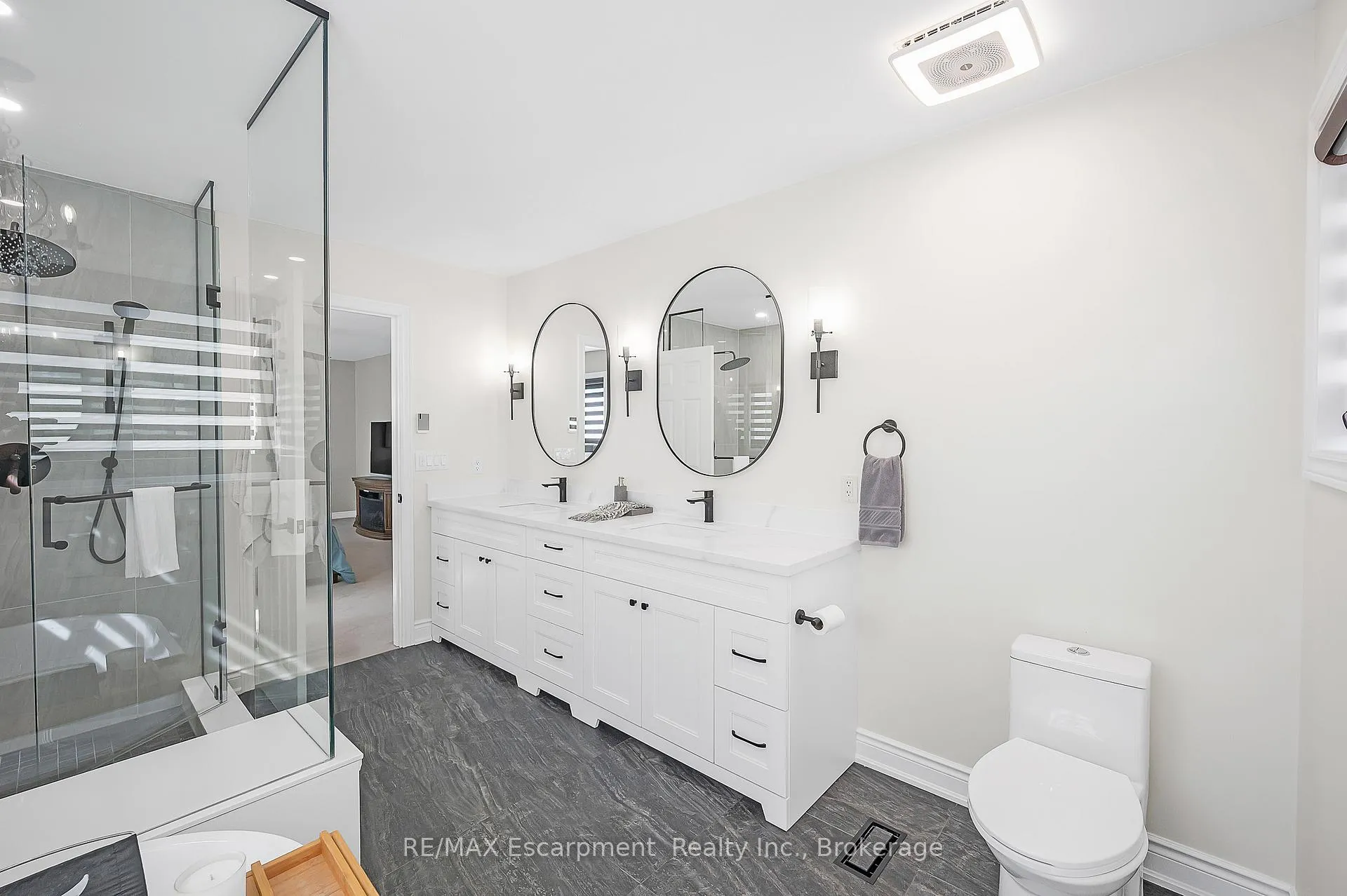 Photo 20 of 23 Howard Marshall Street, North Dumfries — HOMEH