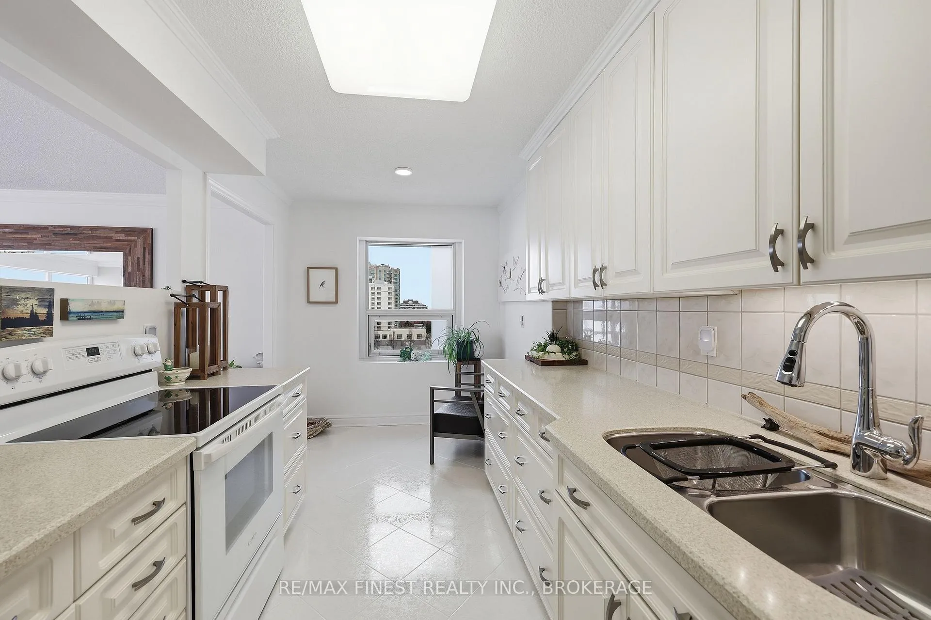 Photo 11 of Unit 608, 185 Ontario Street, Kingston, Central City East — HOMEH