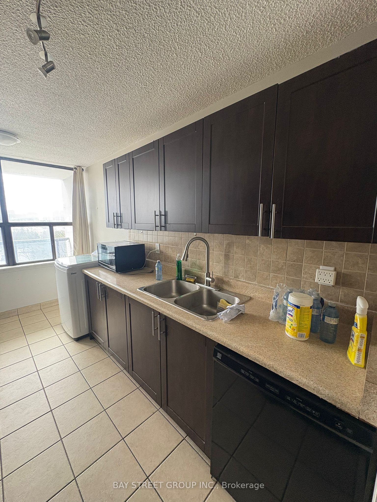 Photo 6 of Unit 804, 17 Knightsbridge Road, Brampton, Queen Street Corridor — HOMEH