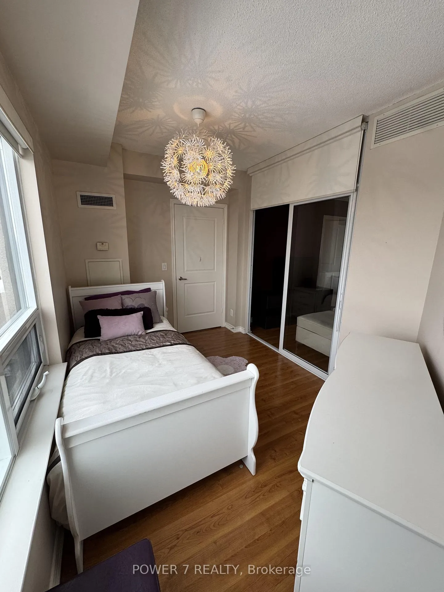 Photo 11 of Unit 1615, 9235 Jane Street, Vaughan, Maple — HOMEH