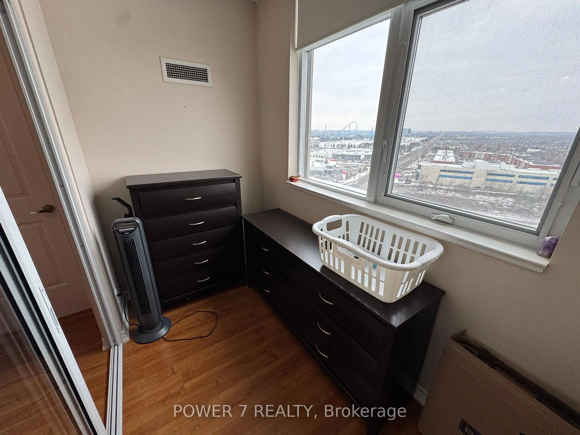 Photo 18 of Unit 1615, 9235 Jane Street, Vaughan, Maple — HOMEH