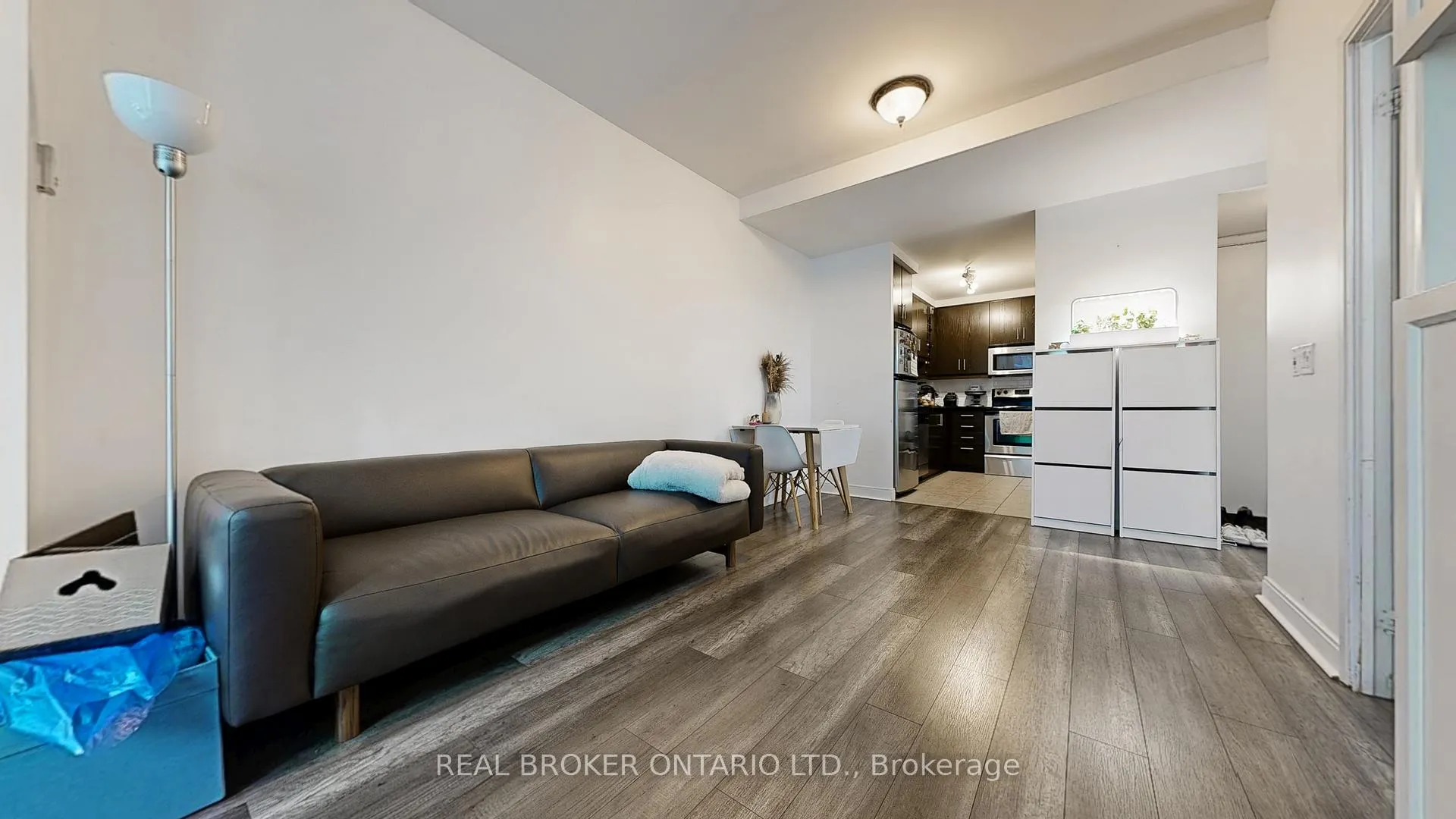 Photo 5 of Unit 313, 38 The Esplanade, Toronto, Waterfront Communities — HOMEH