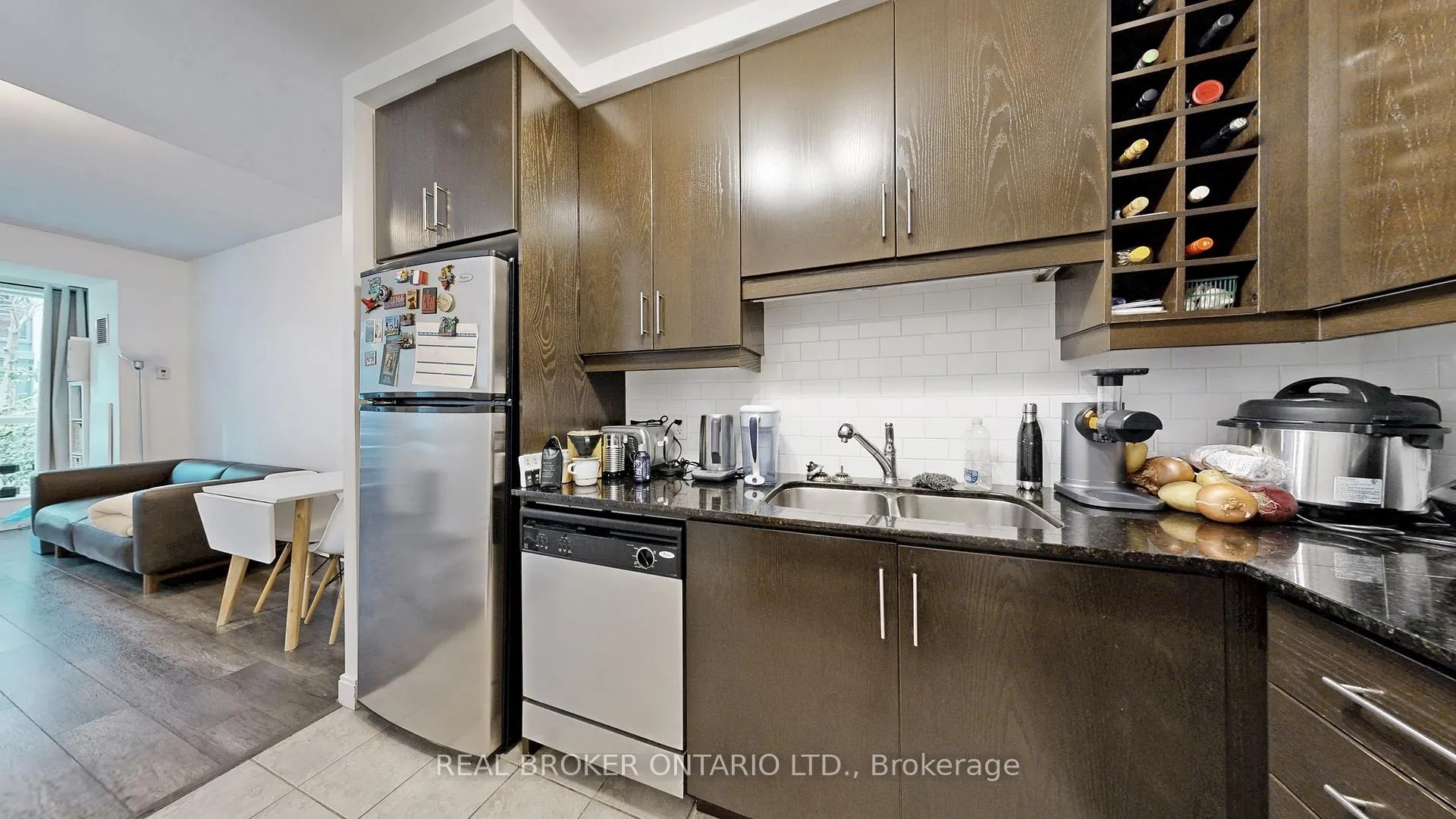 Photo 9 of Unit 313, 38 The Esplanade, Toronto, Waterfront Communities — HOMEH