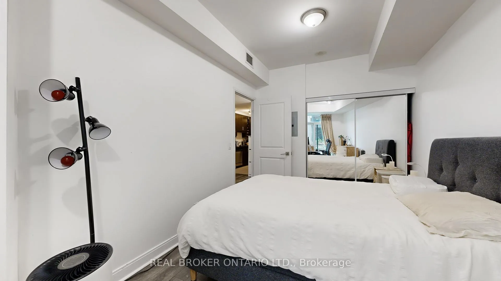 Photo 11 of Unit 313, 38 The Esplanade, Toronto, Waterfront Communities — HOMEH