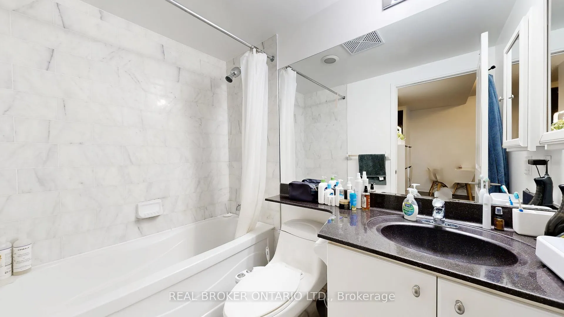 Photo 13 of Unit 313, 38 The Esplanade, Toronto, Waterfront Communities — HOMEH