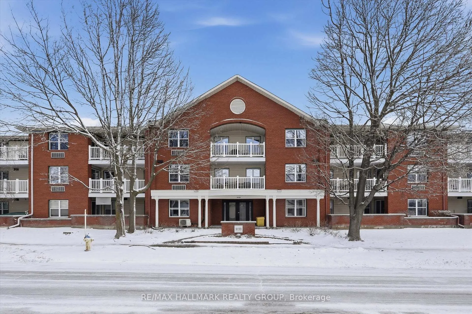 Photo 1 of Unit 113, 1099 Cadboro Road, Ottawa, Carson Grove — HOMEH