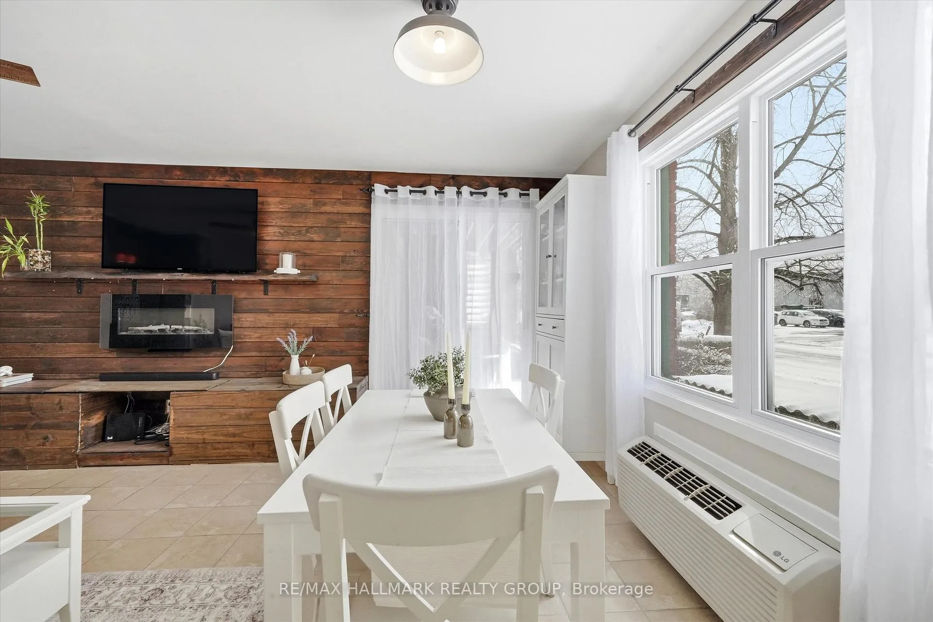 Photo 13 of Unit 113, 1099 Cadboro Road, Ottawa, Carson Grove — HOMEH