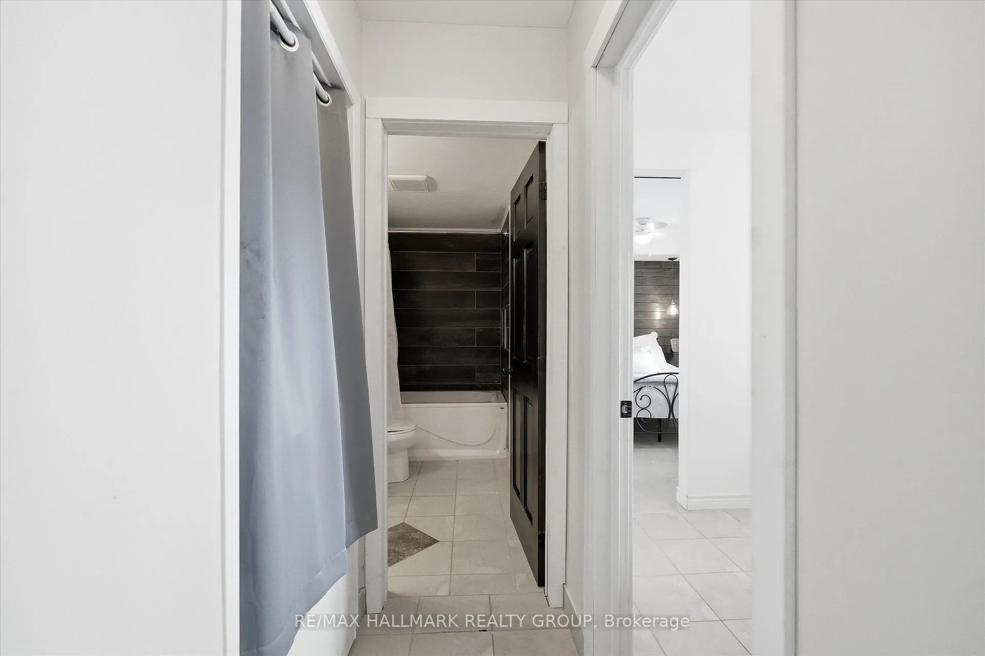 Photo 14 of Unit 113, 1099 Cadboro Road, Ottawa, Carson Grove — HOMEH