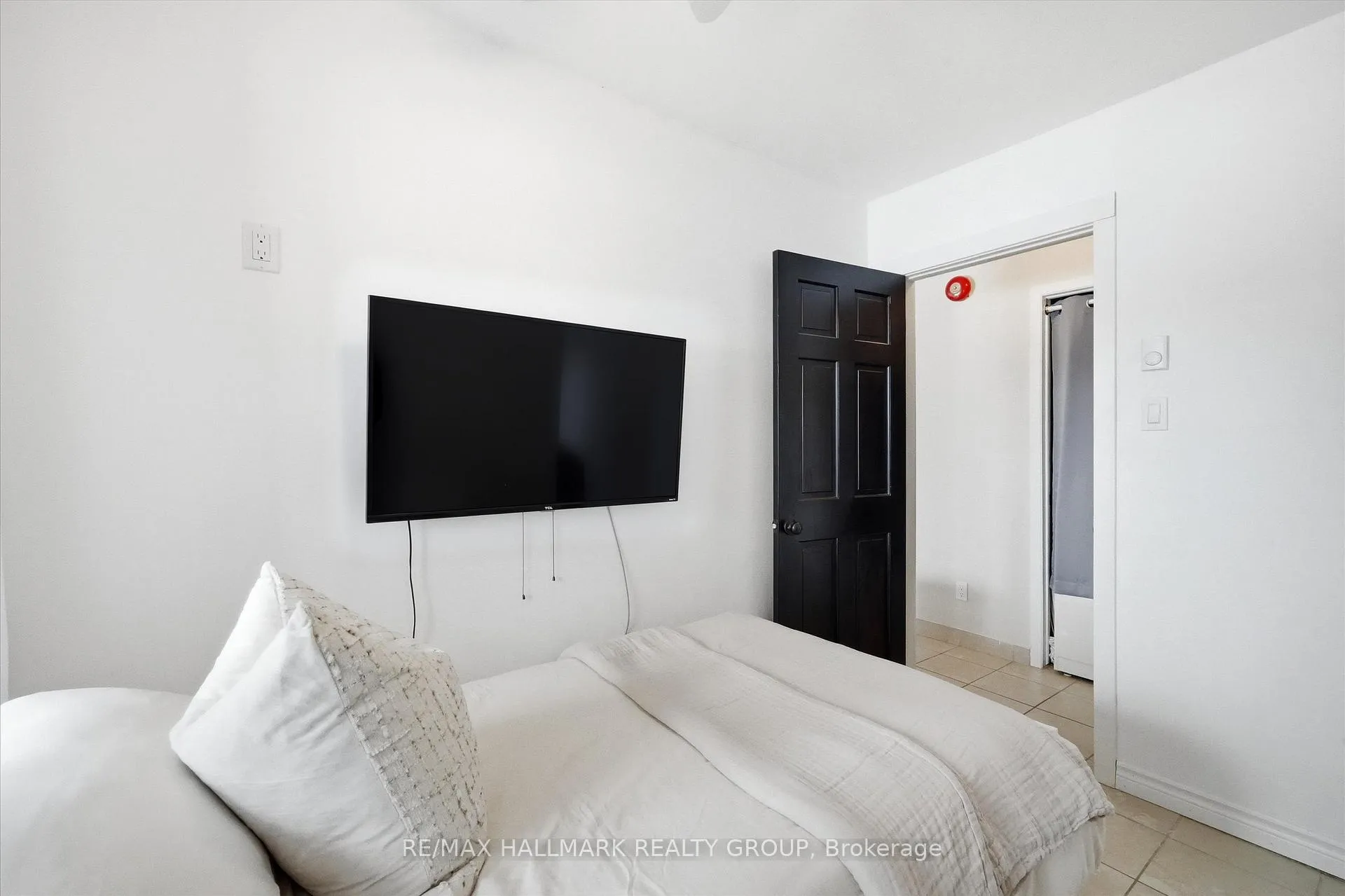 Photo 15 of Unit 113, 1099 Cadboro Road, Ottawa, Carson Grove — HOMEH