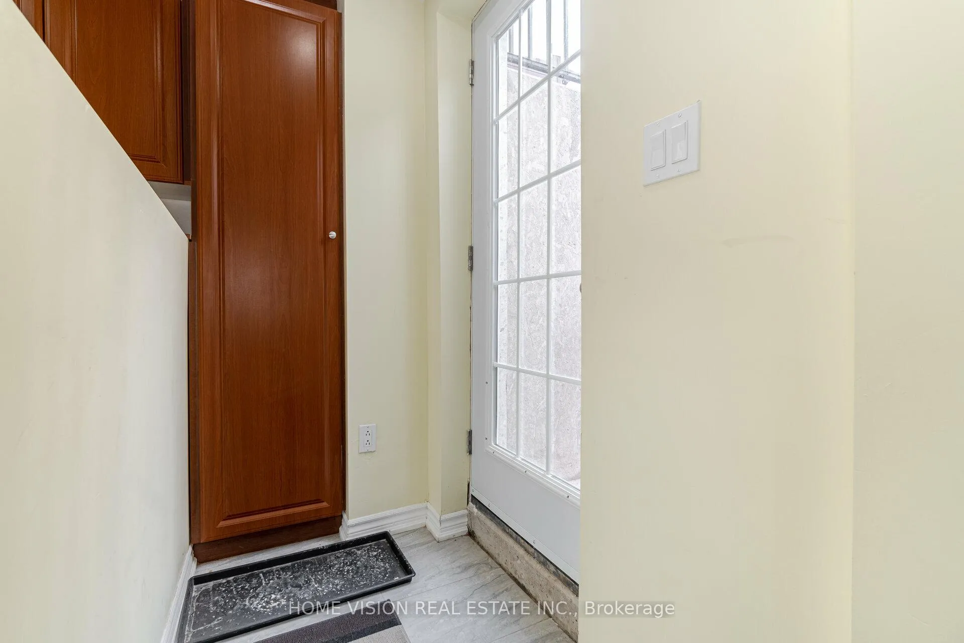 Photo 5 of Unit Bsmt, 6 Nova Scotia Road W, Brampton, Bram West — HOMEH