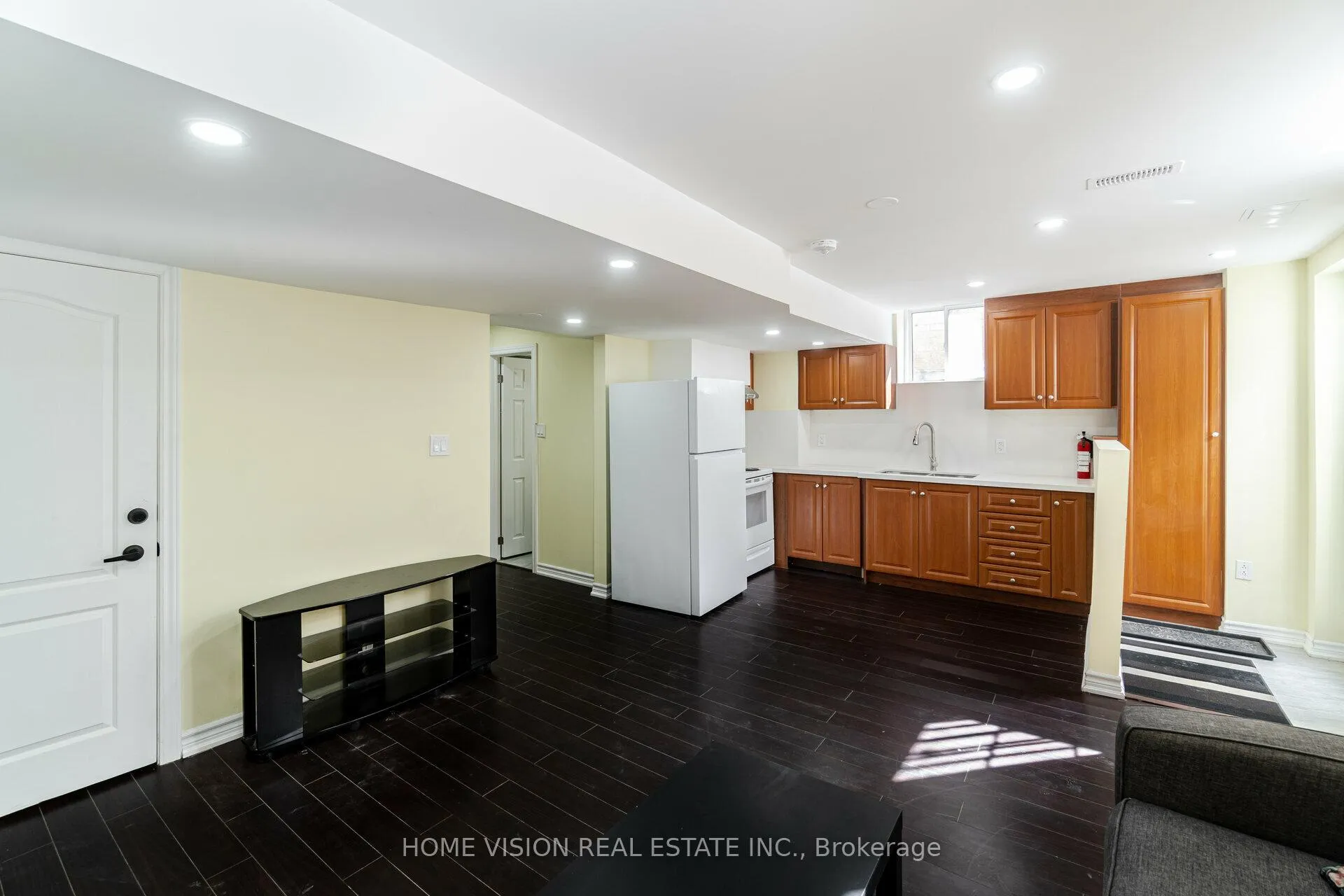 Photo 8 of Unit Bsmt, 6 Nova Scotia Road W, Brampton, Bram West — HOMEH