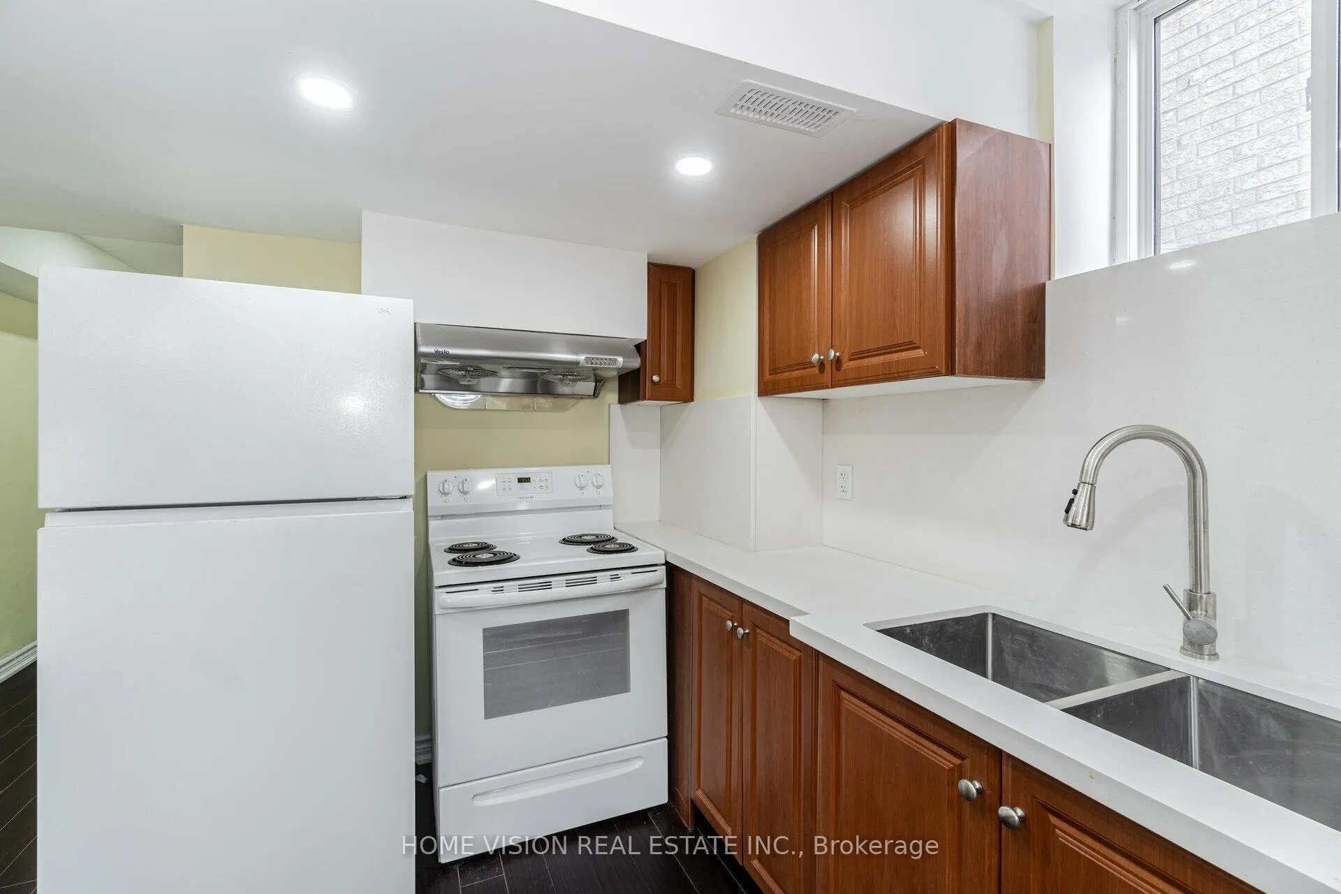 Photo 10 of Unit Bsmt, 6 Nova Scotia Road W, Brampton, Bram West — HOMEH