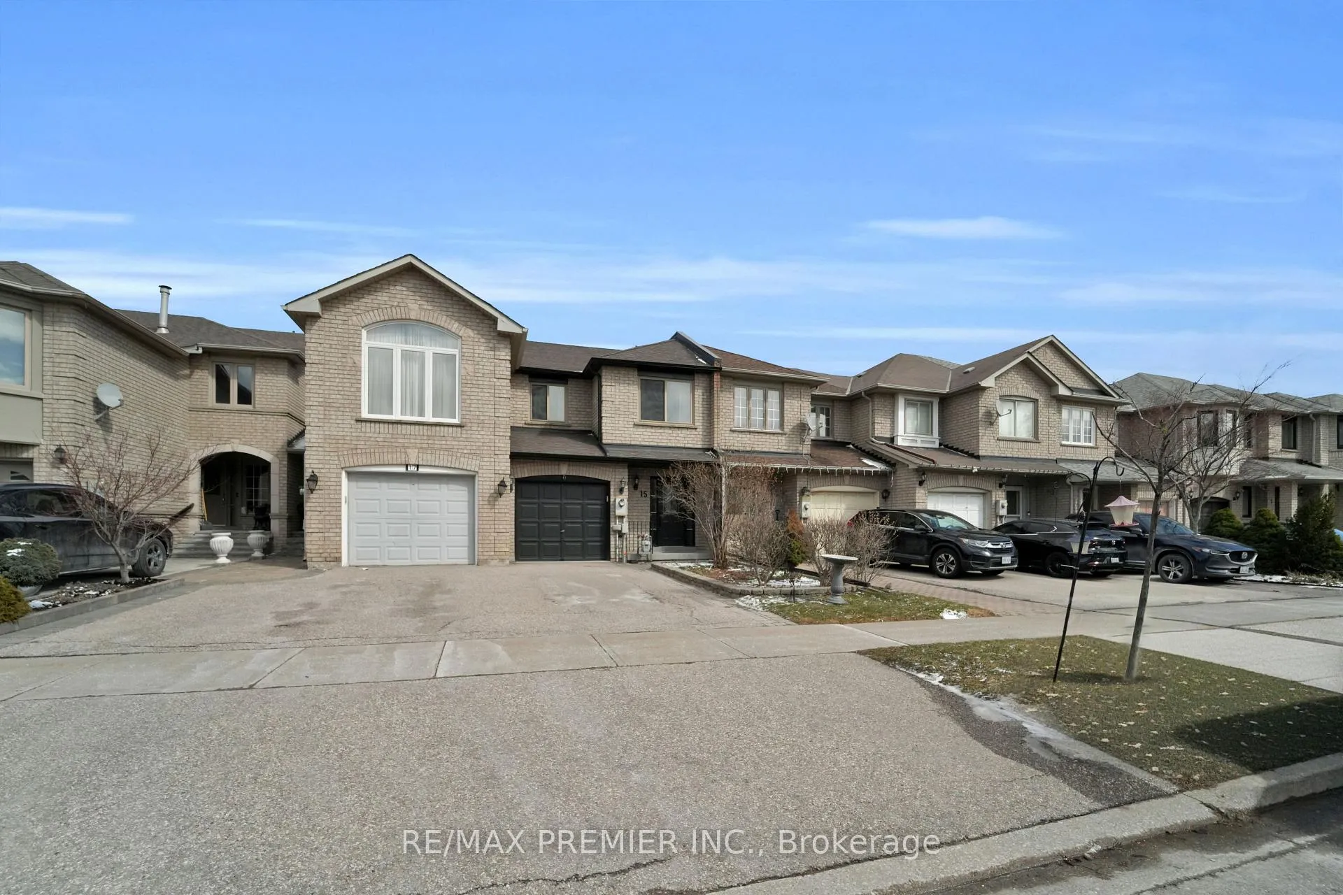 Photo 2 of 15 Michelle Drive, Vaughan, East Woodbridge — HOMEH