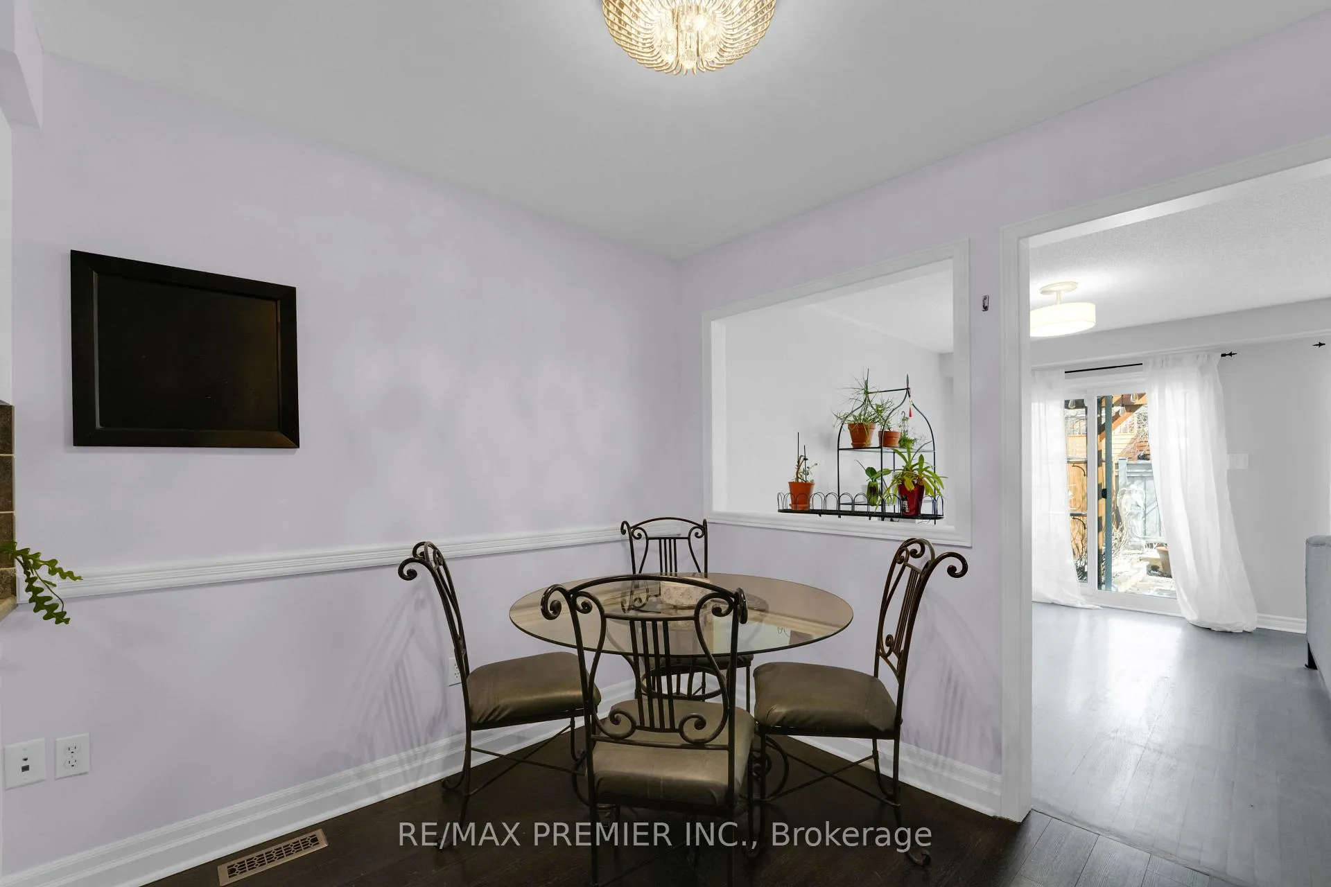 Photo 10 of 15 Michelle Drive, Vaughan, East Woodbridge — HOMEH