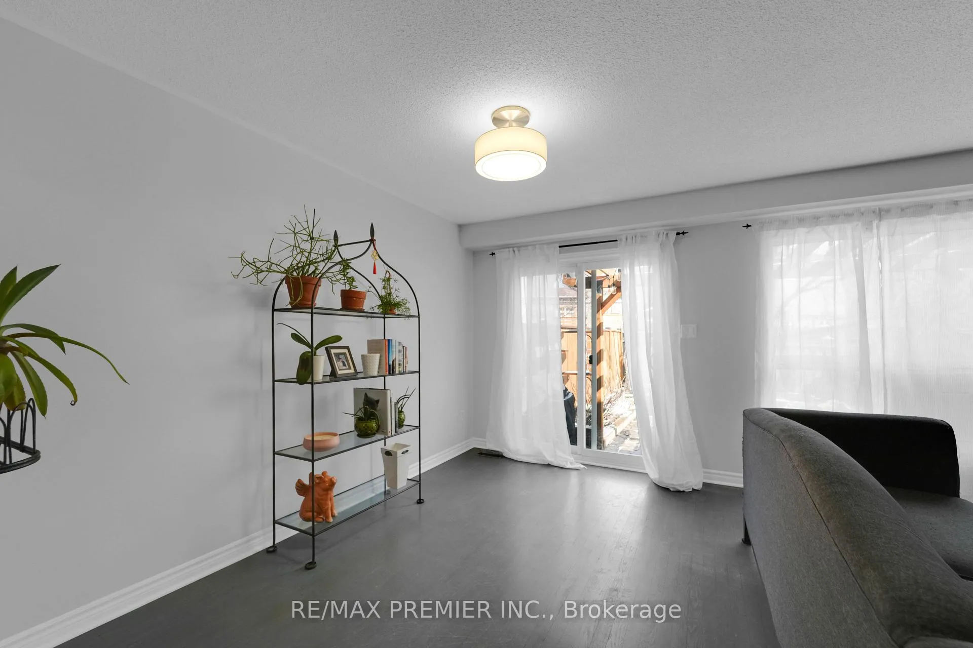 Photo 11 of 15 Michelle Drive, Vaughan, East Woodbridge — HOMEH