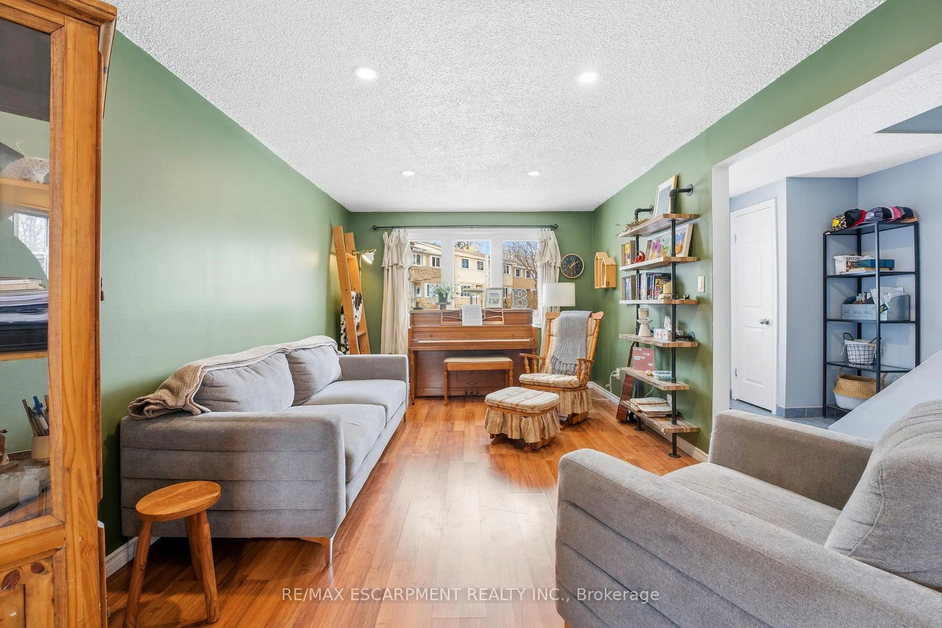 Photo 3 of 26 Richardson Drive, Norfolk, Port Dover — HOMEH