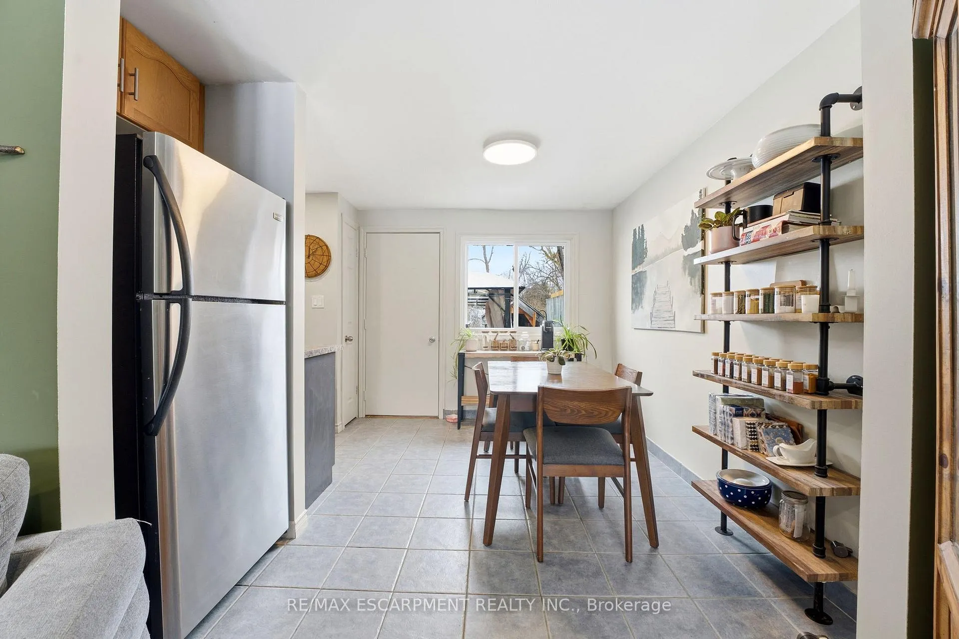 Photo 5 of 26 Richardson Drive, Norfolk, Port Dover — HOMEH