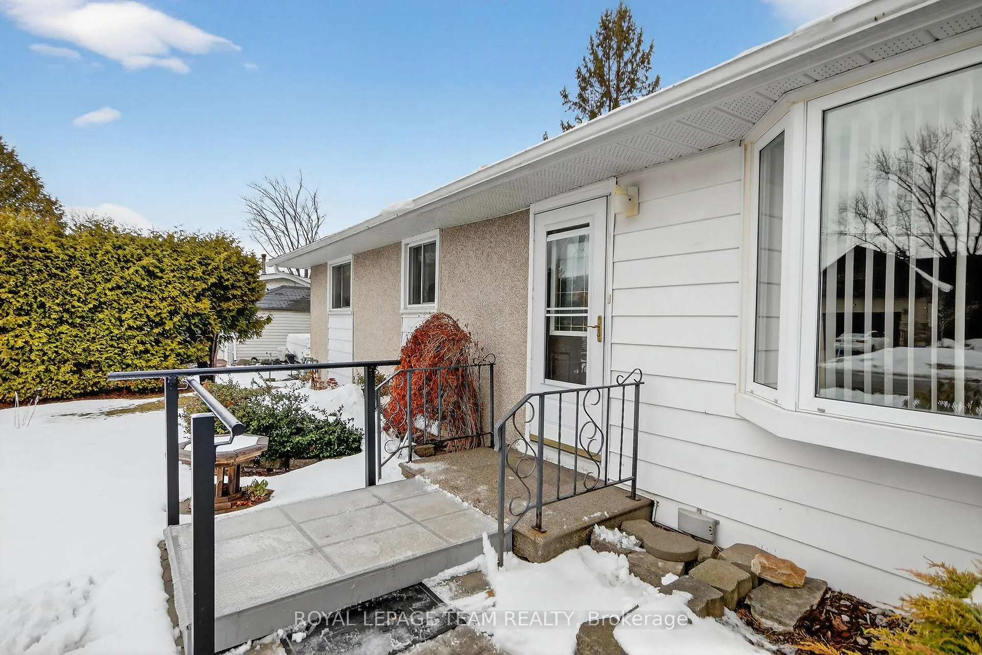 Photo 3 of 15 Savage Drive, Ottawa, Stittsville (Central) — HOMEH