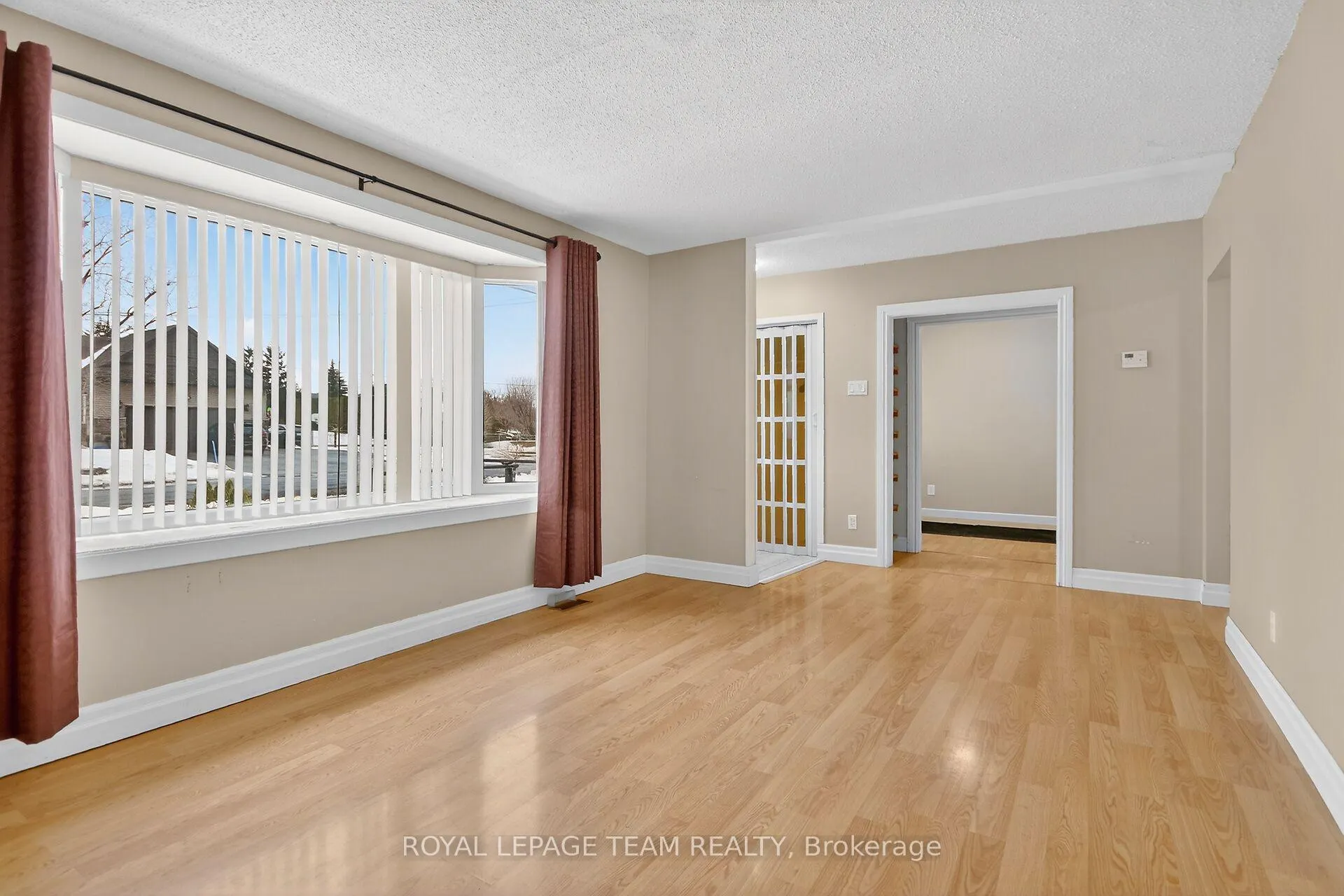 Photo 5 of 15 Savage Drive, Ottawa, Stittsville (Central) — HOMEH