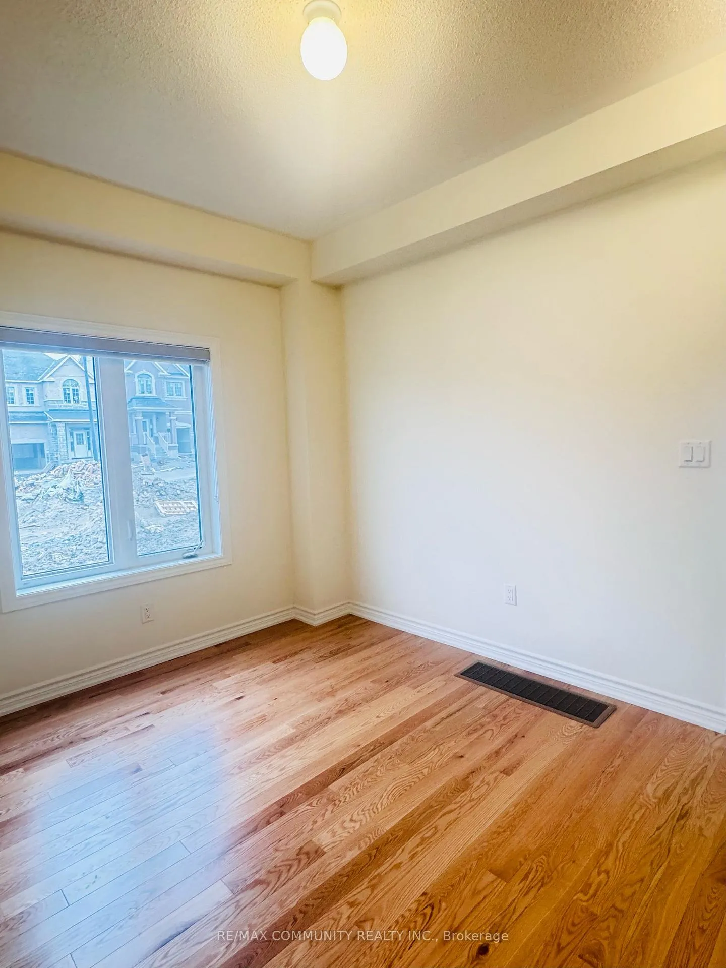 Photo 7 of 2506 Athena Path, Pickering, Rural Pickering — HOMEH