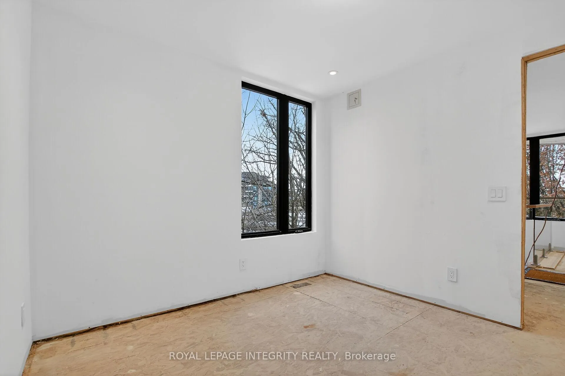 Photo 53 of 112 Queen Elizabeth Drive, Ottawa, Ottawa Centre/Golden Triangle — HOMEH