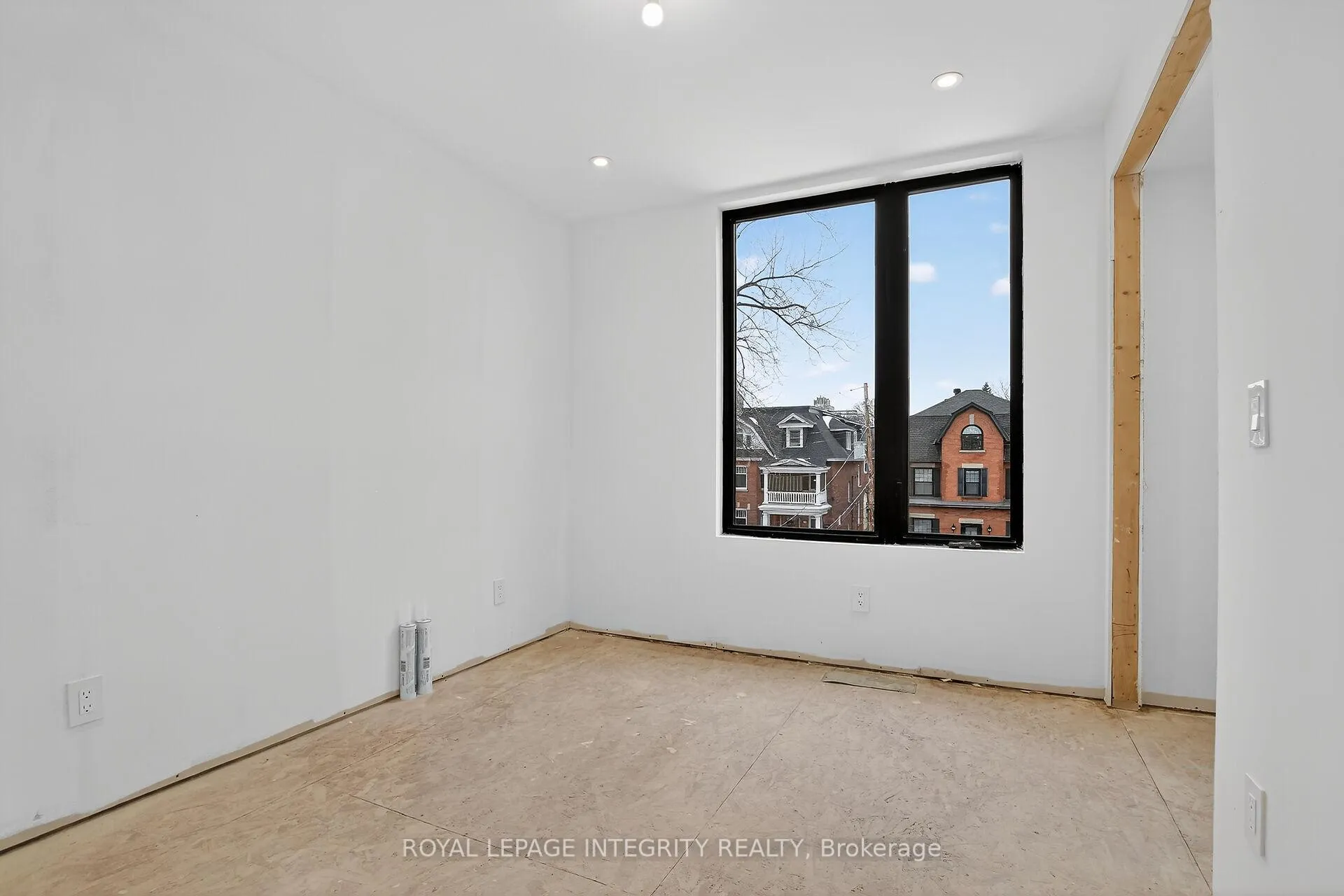 Photo 52 of 112 Queen Elizabeth Drive, Ottawa, Ottawa Centre/Golden Triangle — HOMEH