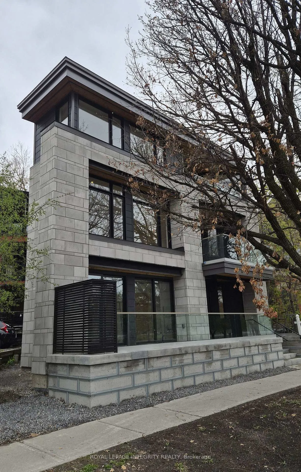 Photo 5 of 112 Queen Elizabeth Drive, Ottawa, Ottawa Centre/Golden Triangle — HOMEH