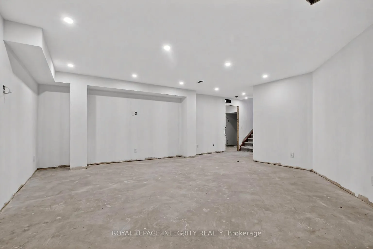 Photo 61 of 112 Queen Elizabeth Drive, Ottawa, Ottawa Centre/Golden Triangle — HOMEH