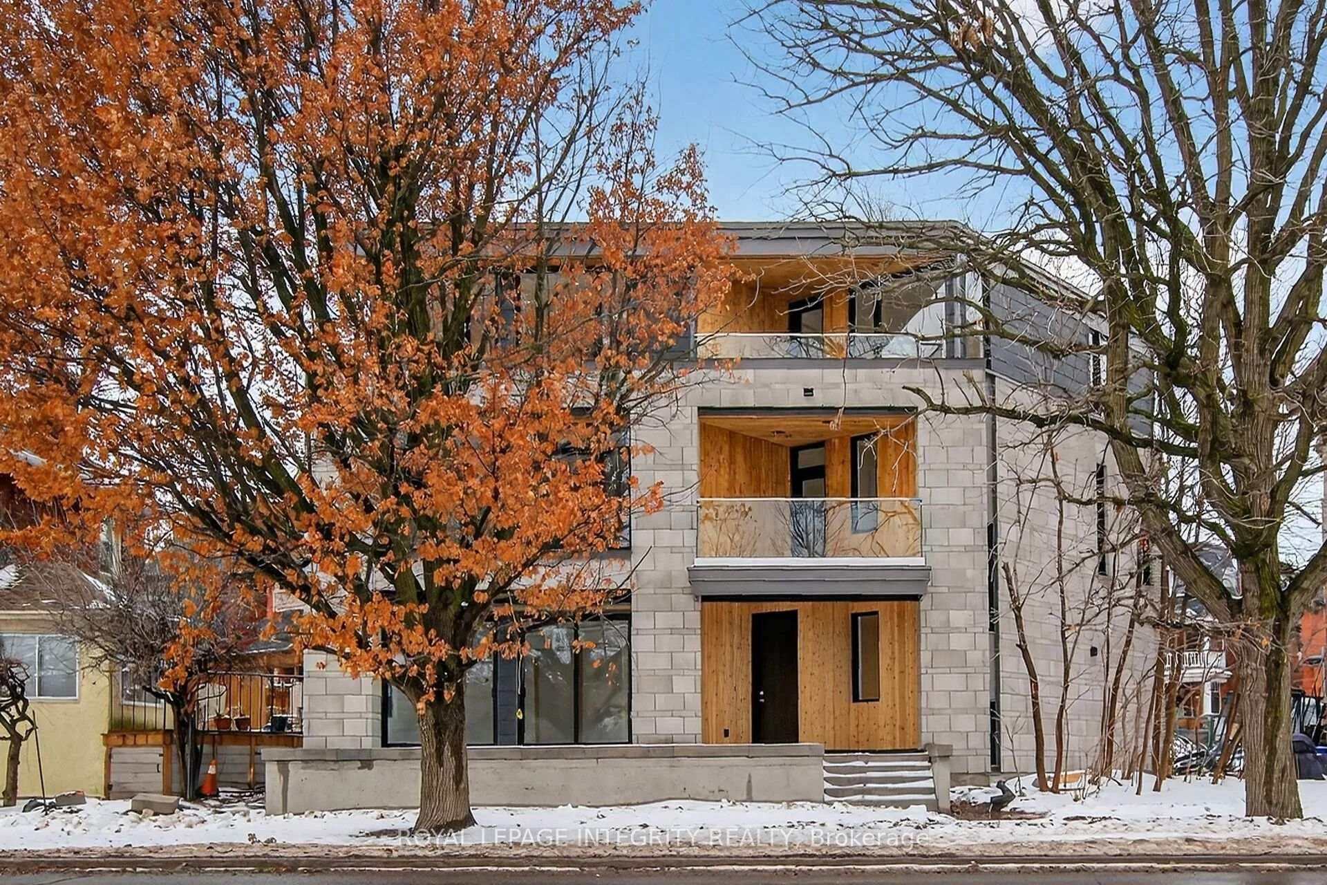 Photo 2 of 112 Queen Elizabeth Drive, Ottawa, Ottawa Centre/Golden Triangle — HOMEH