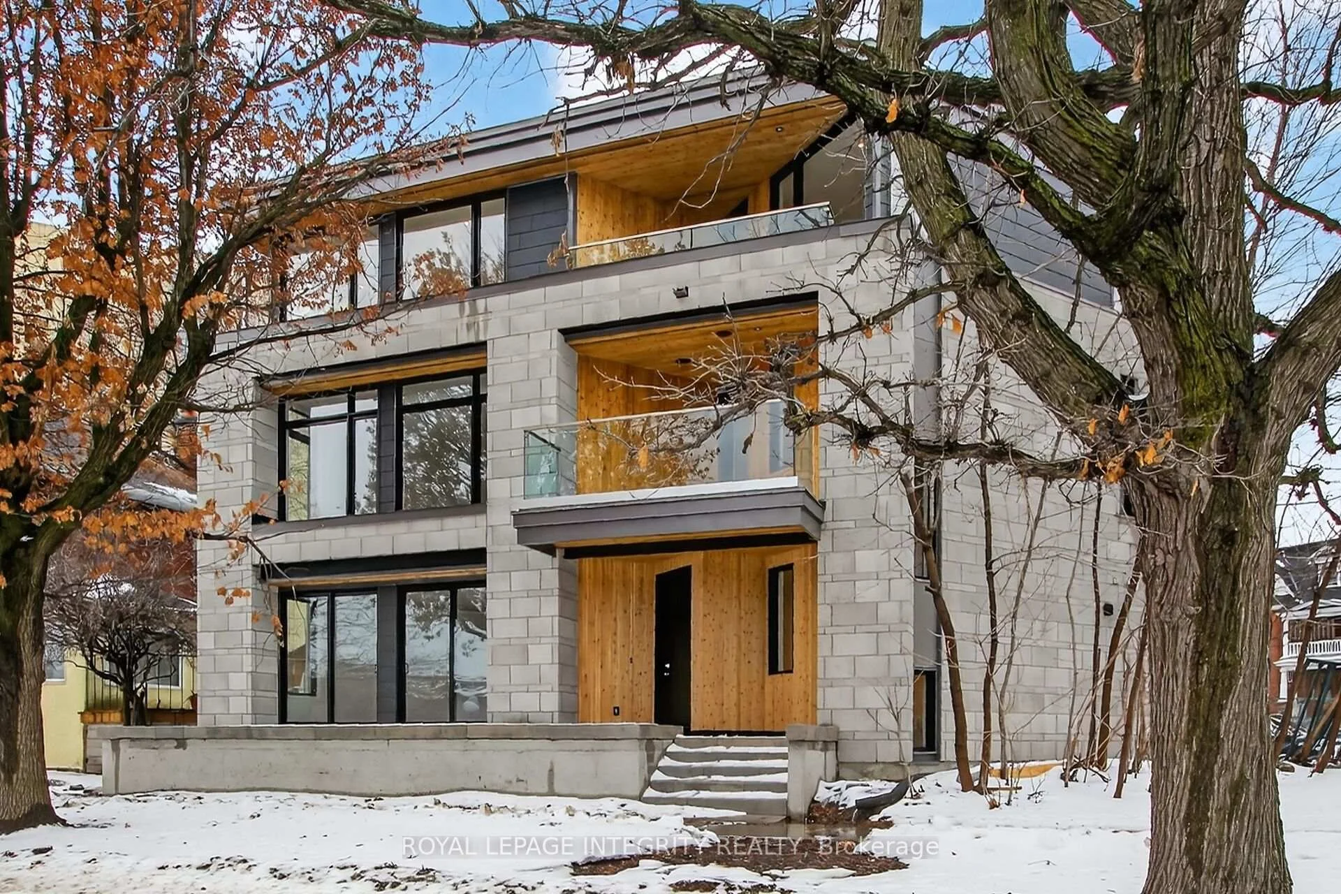 Photo 3 of 112 Queen Elizabeth Drive, Ottawa, Ottawa Centre/Golden Triangle — HOMEH