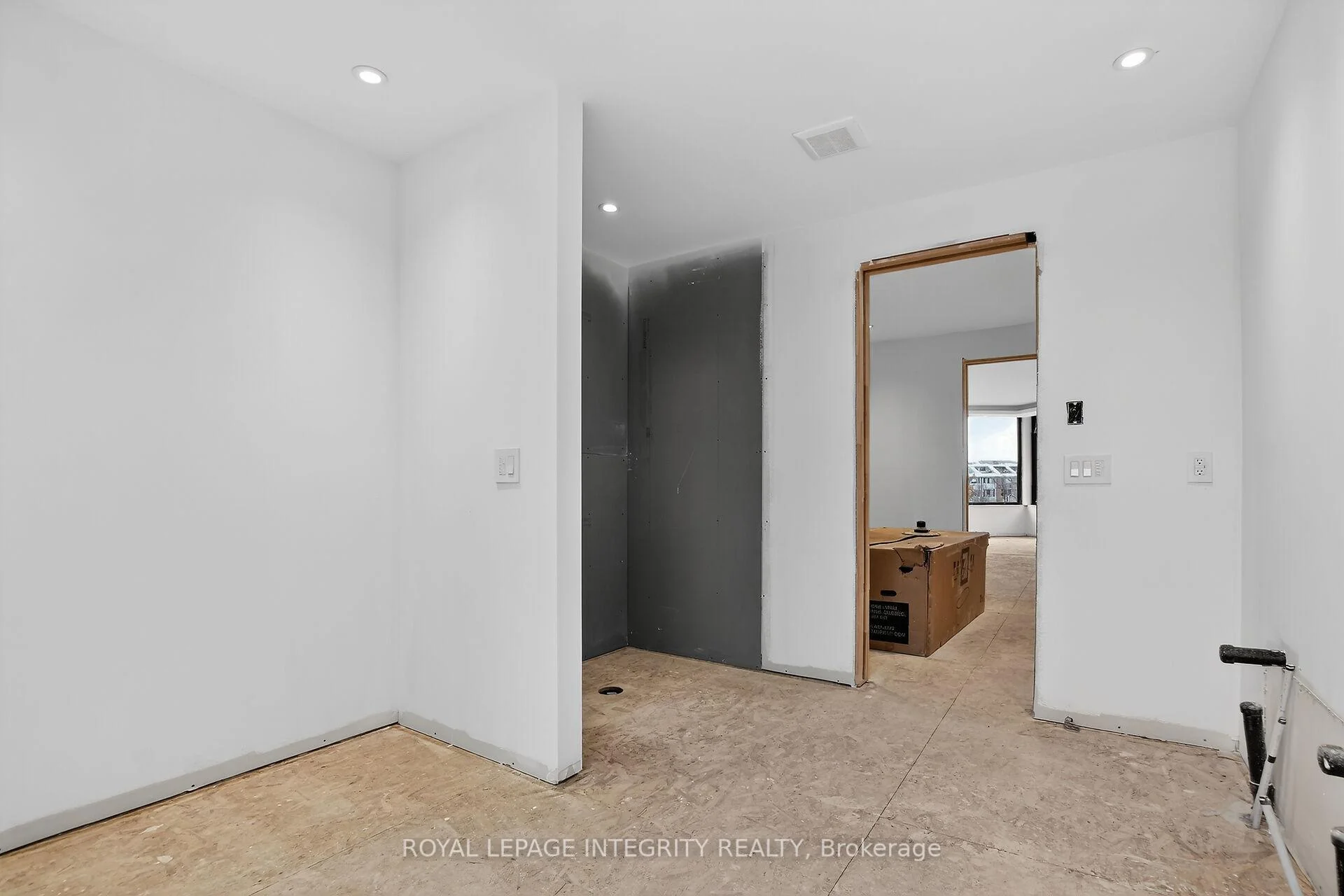Photo 49 of 112 Queen Elizabeth Drive, Ottawa, Ottawa Centre/Golden Triangle — HOMEH