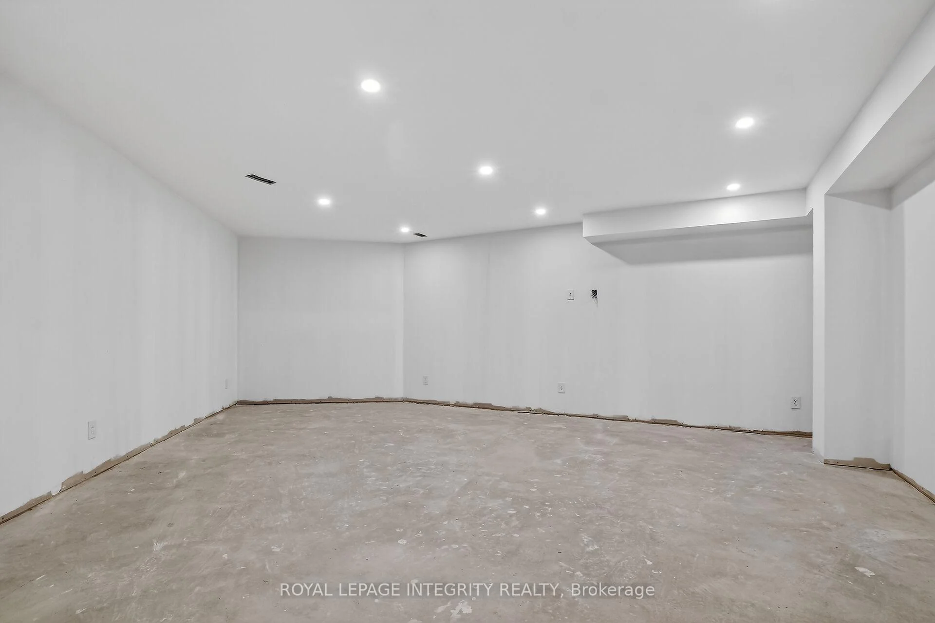 Photo 62 of 112 Queen Elizabeth Drive, Ottawa, Ottawa Centre/Golden Triangle — HOMEH