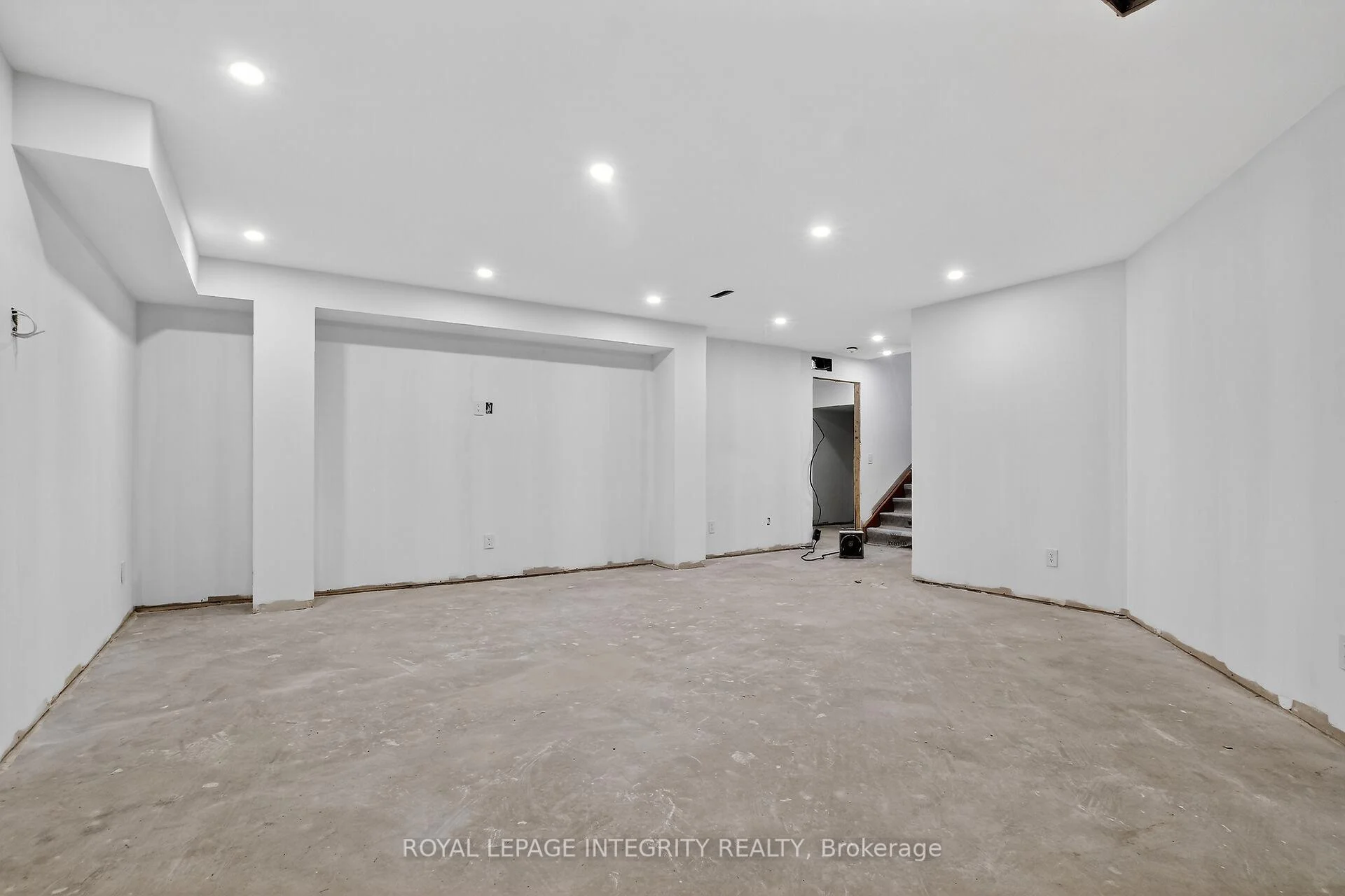 Photo 63 of 112 Queen Elizabeth Drive, Ottawa, Ottawa Centre/Golden Triangle — HOMEH