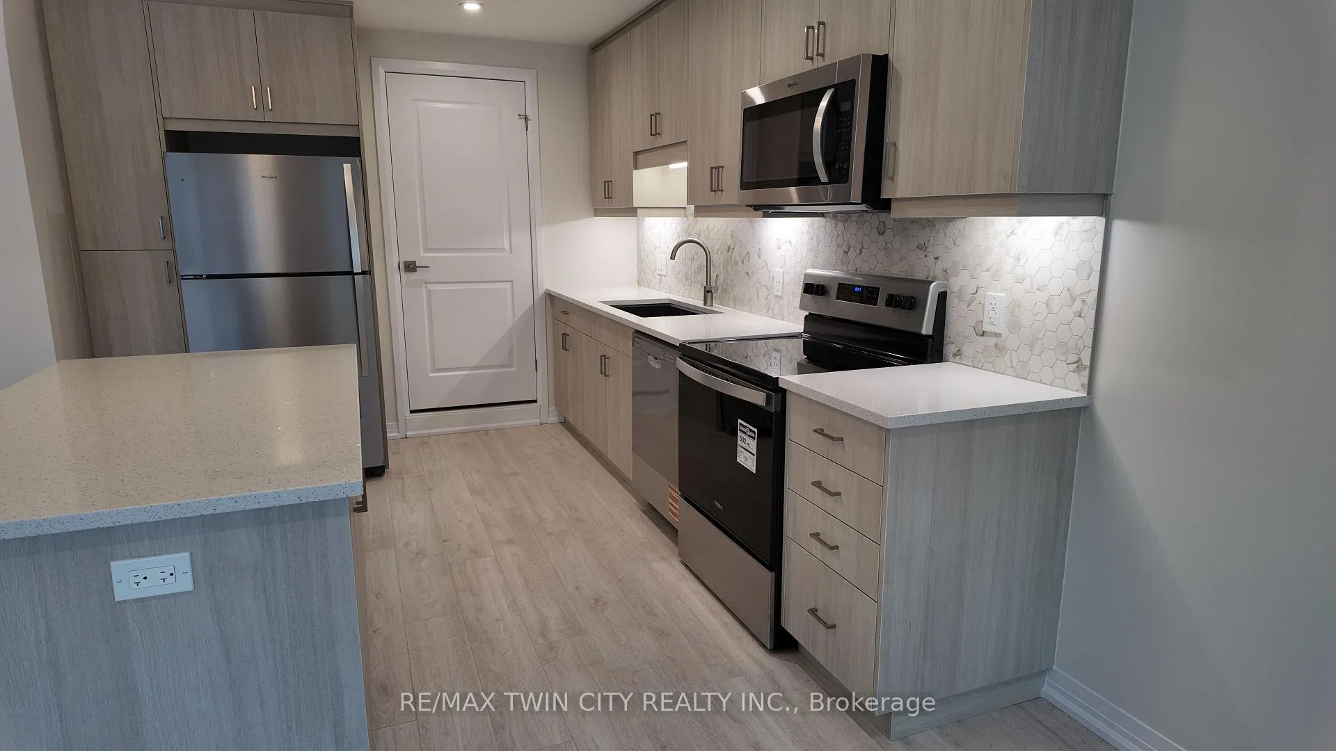 Photo 2 of Unit C055, 525 Erinbrook Drive, Kitchener — HOMEH