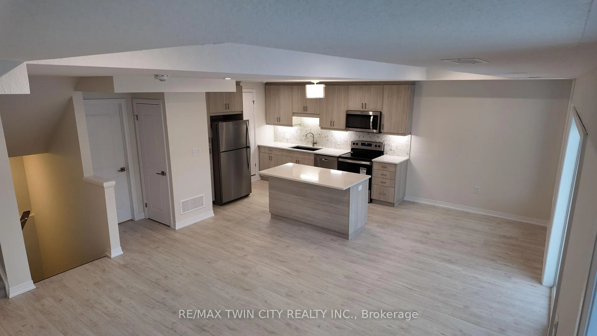Photo 5 of Unit C055, 525 Erinbrook Drive, Kitchener — HOMEH