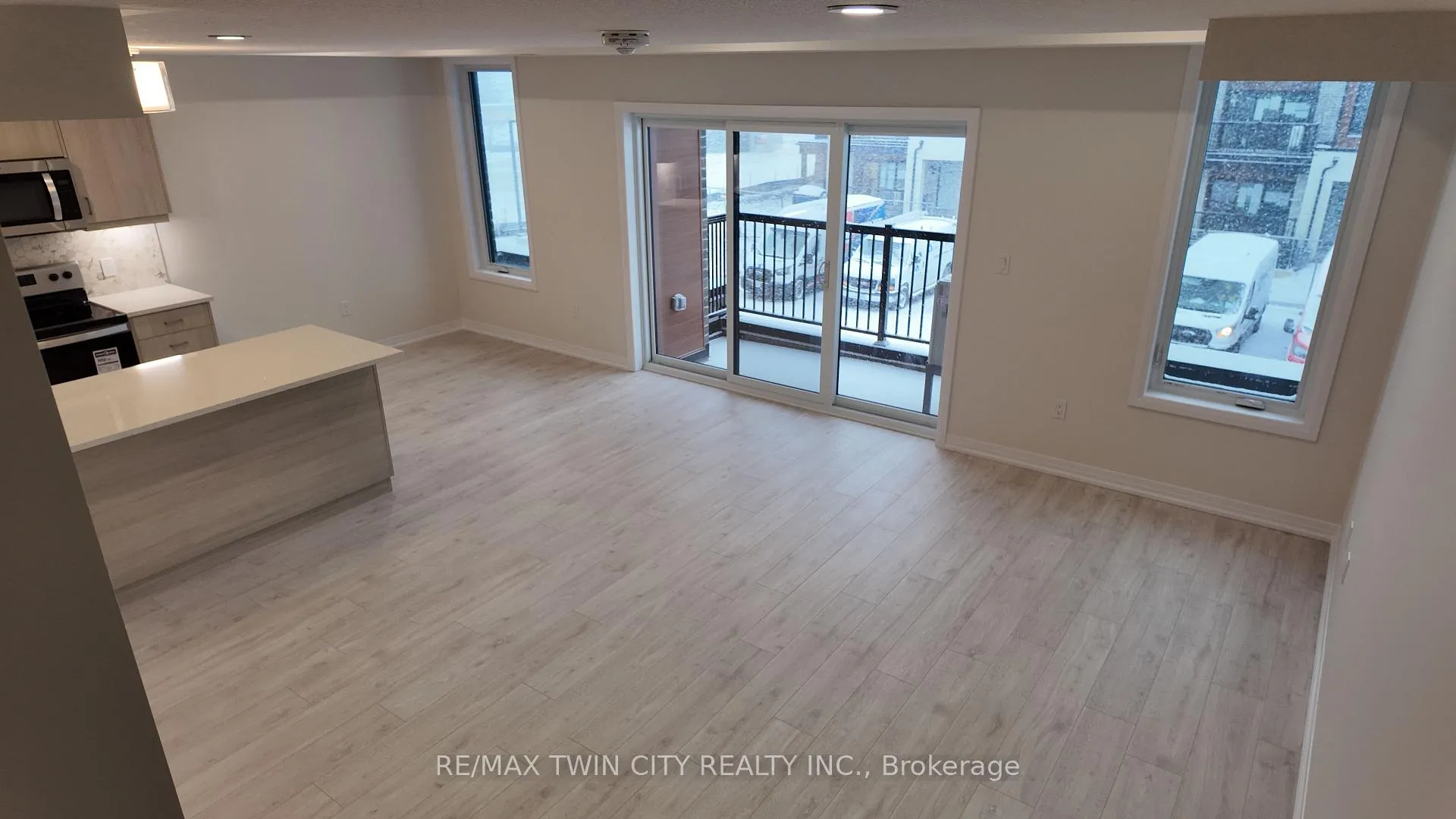 Photo 6 of Unit C055, 525 Erinbrook Drive, Kitchener — HOMEH