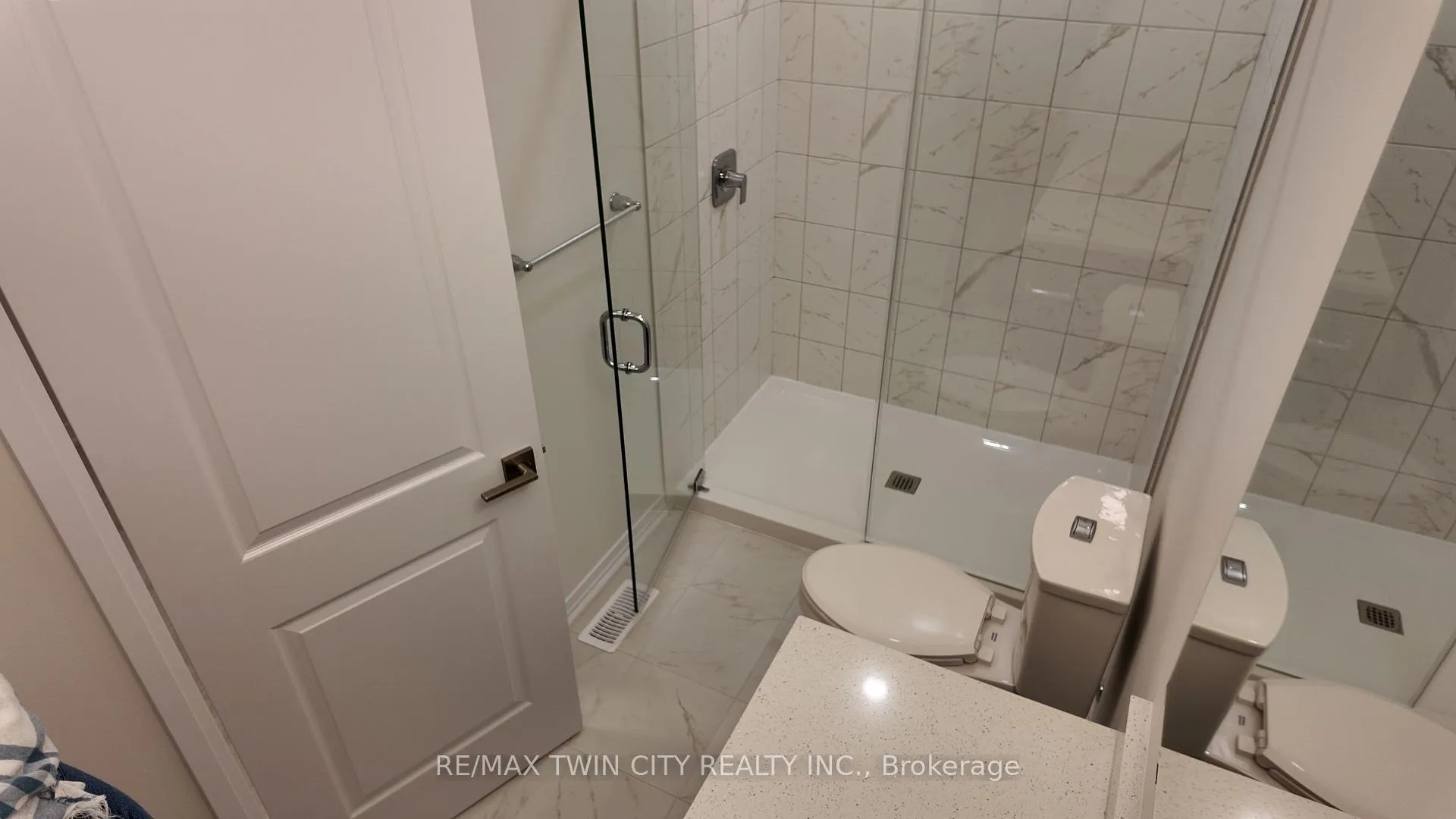 Photo 10 of Unit C055, 525 Erinbrook Drive, Kitchener — HOMEH