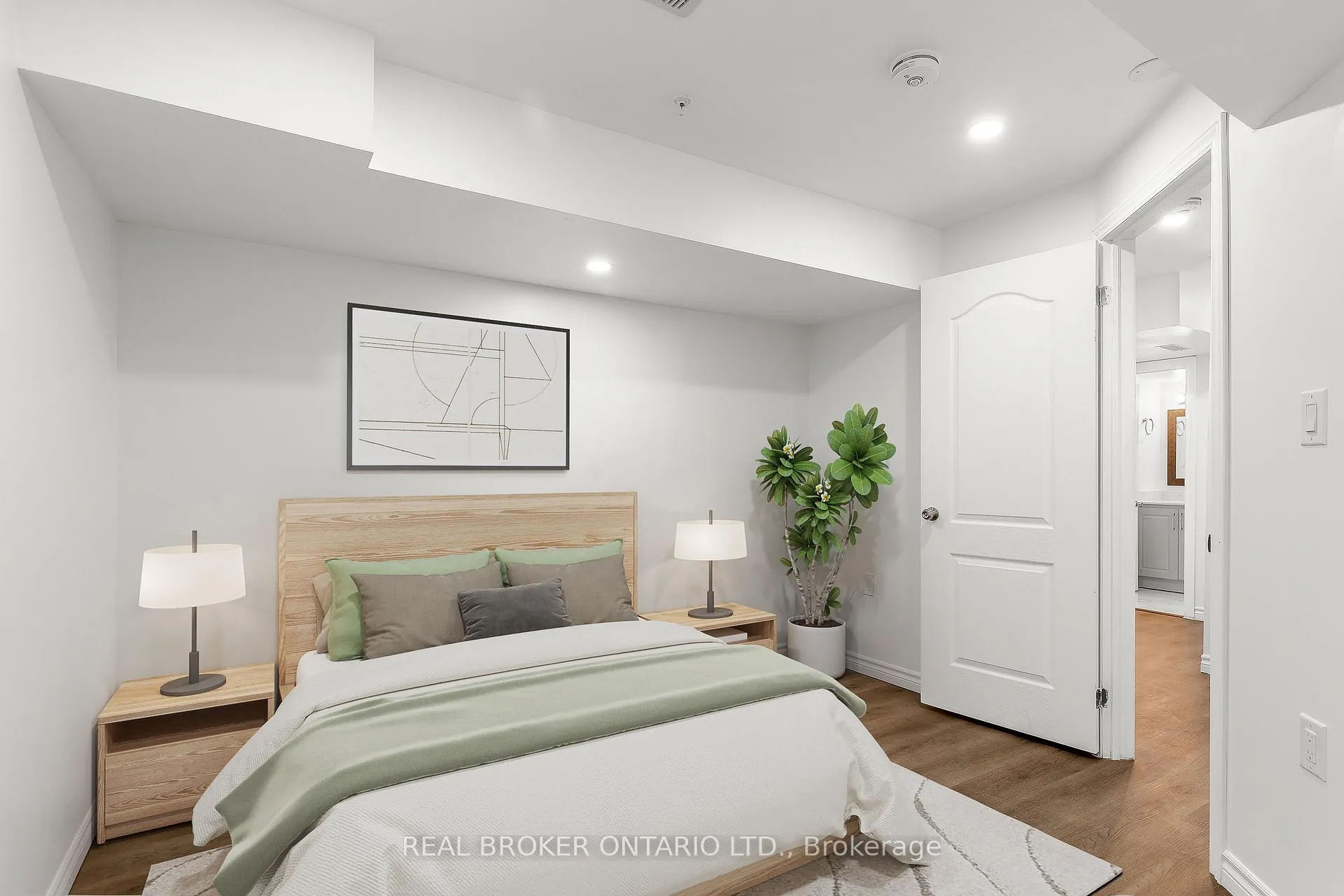 Photo 8 of Unit Basement, 392 Clarkson Gate, Milton, Ford — HOMEH