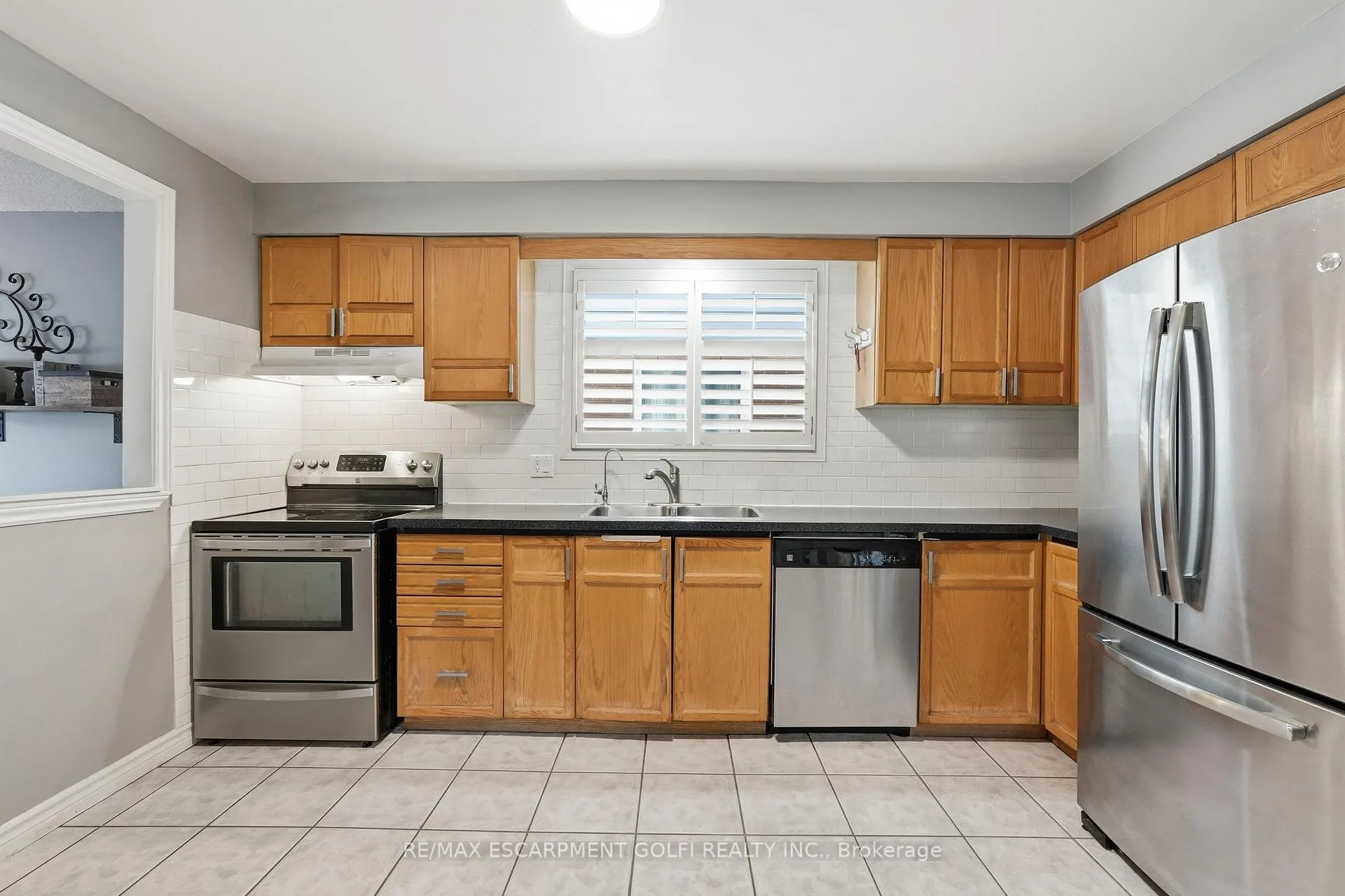 Photo 5 of 333 Celtic Drive, Hamilton, Stoney Creek — HOMEH