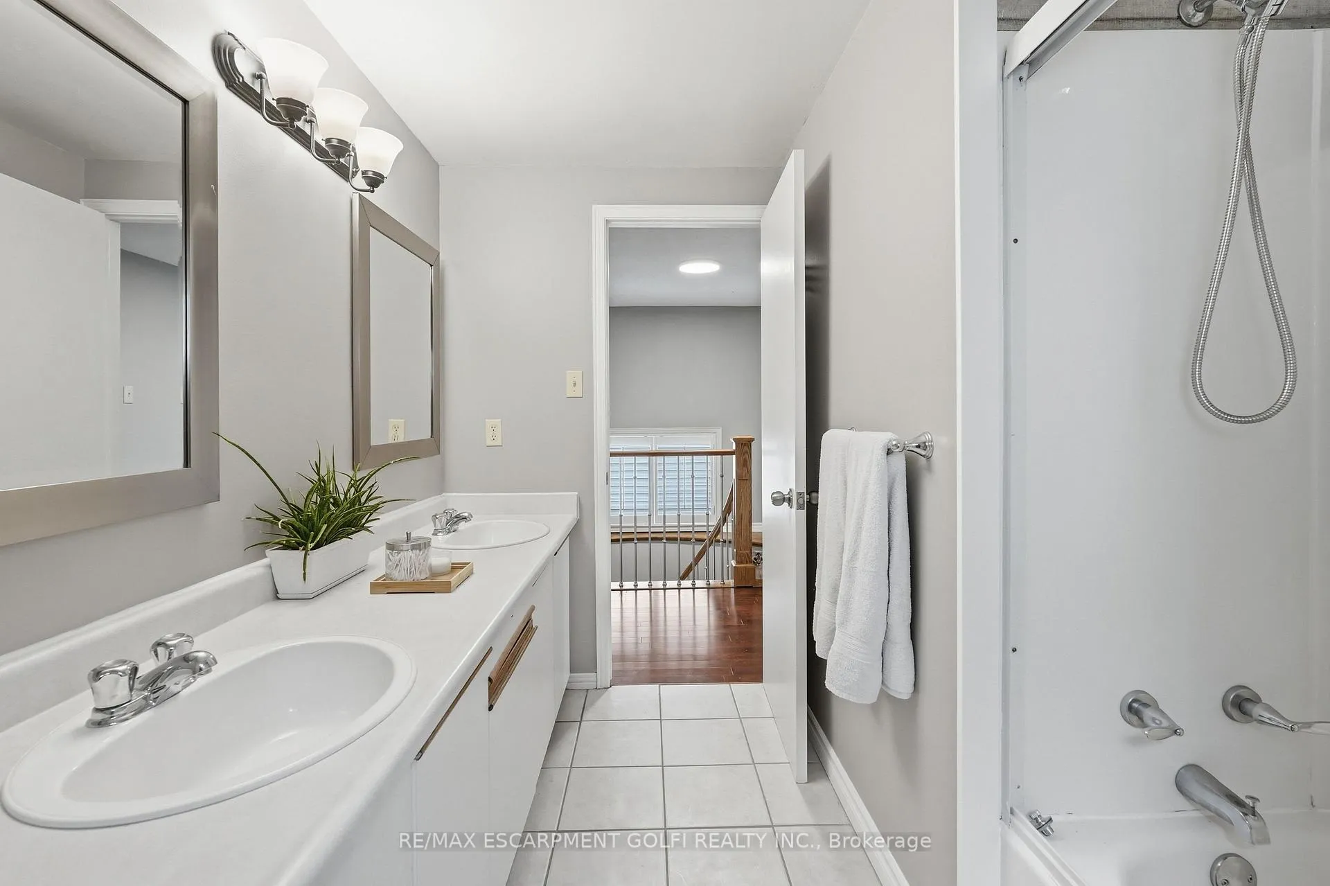 Photo 17 of 333 Celtic Drive, Hamilton, Stoney Creek — HOMEH