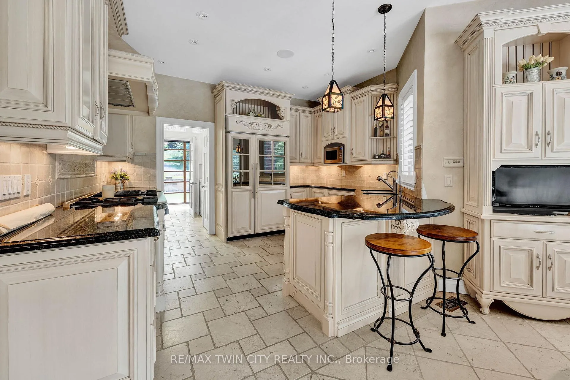 Photo 7 of 32 Maple Hill Drive, Kitchener — HOMEH