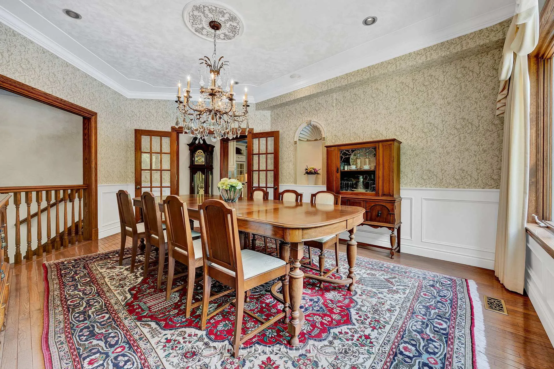 Photo 10 of 32 Maple Hill Drive, Kitchener — HOMEH