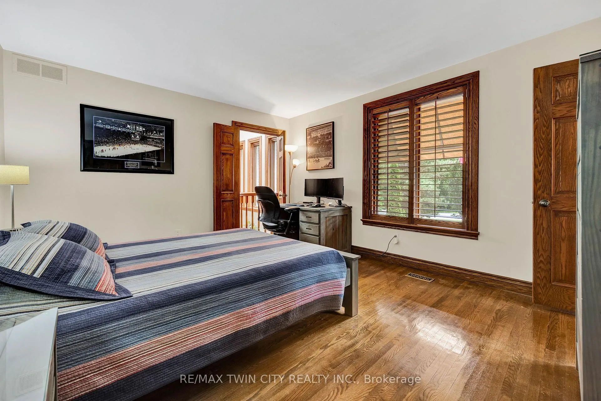 Photo 16 of 32 Maple Hill Drive, Kitchener — HOMEH