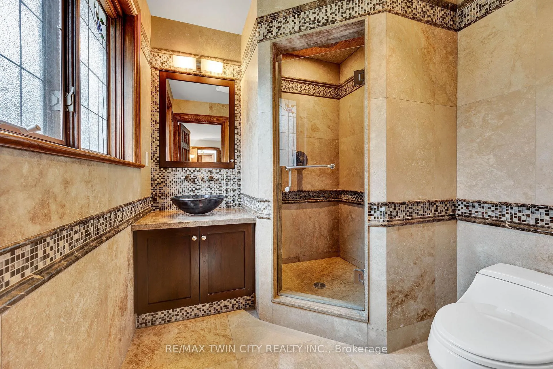 Photo 17 of 32 Maple Hill Drive, Kitchener — HOMEH