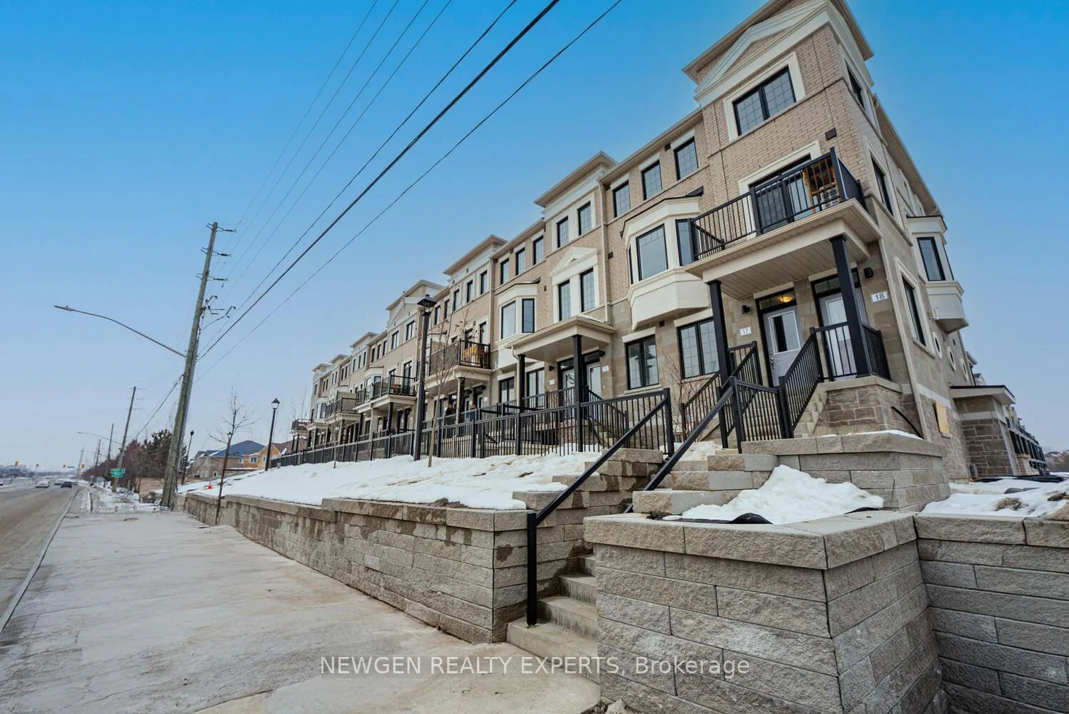Photo 1 of Unit 15, 4320 Ebenezer Road, Brampton, Bram East — HOMEH