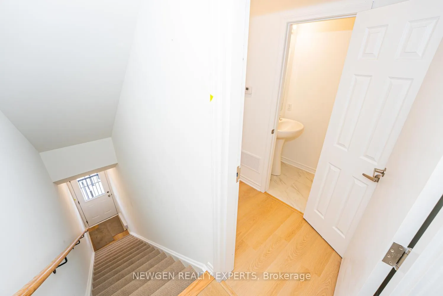 Photo 4 of Unit 15, 4320 Ebenezer Road, Brampton, Bram East — HOMEH