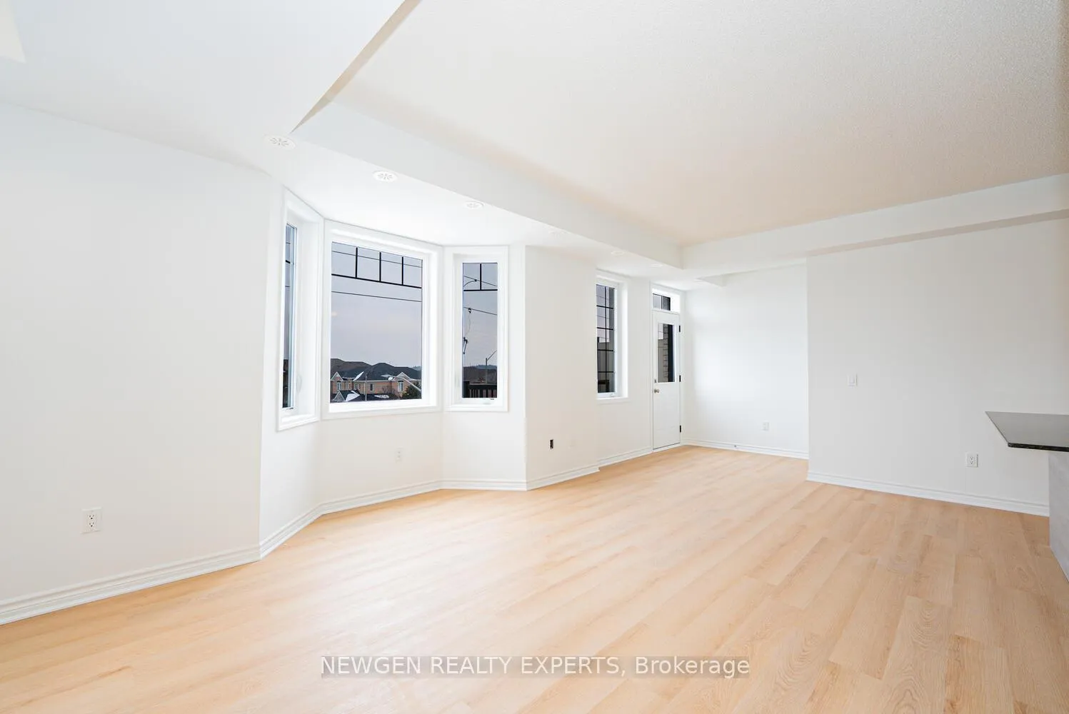 Photo 6 of Unit 15, 4320 Ebenezer Road, Brampton, Bram East — HOMEH